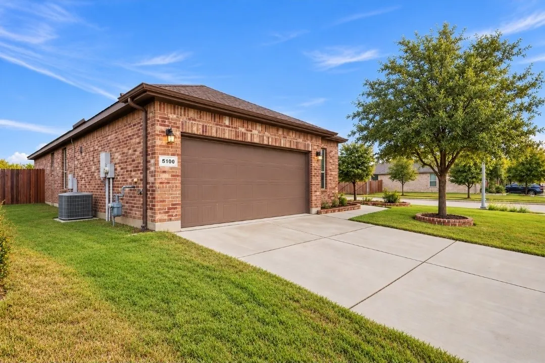 Single Family Residence For Sale in Tarrant County , 5100 Sugarcane Lane, Fort Worth, Texas 76179, 4 Bedroom, 2 Bathroom, 2 Garage spaces, 1,802 Sqft, built in 2019, mls#21404394, Real Estate Agent in Fort Worth, Homes For Sale in Tarrant county, Homes For Sale in Fort Worth, Realtor in Fort Worth Texas, Real Estate Brokerage Independent Realty Texas, Luminita Cordes Realtor