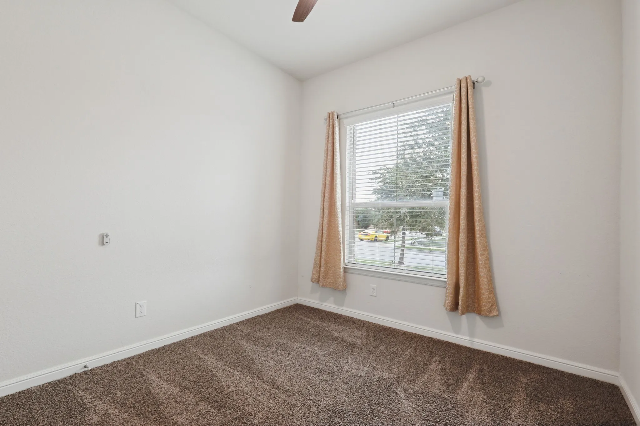 Single Family Residence For Sale in Tarrant County , 5100 Sugarcane Lane, Fort Worth, Texas 76179, 4 Bedroom, 2 Bathroom, 2 Garage spaces, 1,802 Sqft, built in 2019, mls#21404394, Real Estate Agent in Fort Worth, Homes For Sale in Tarrant county, Homes For Sale in Fort Worth, Realtor in Fort Worth Texas, Real Estate Brokerage Independent Realty Texas, Luminita Cordes Realtor