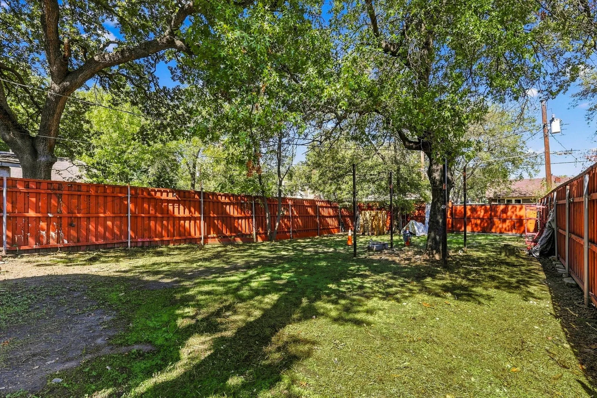 Single Family Residence For Sale in Dallas County , 305 E 6th Street, Dallas, Texas 75203, 3 Bedroom, 1 Bathroom, Garage spaces, 1,550 Sqft, built in 1930, mls#21405787, Real Estate Agent in Dallas, Homes For Sale in Dallas county, Homes For Sale in Dallas, Realtor in Dallas Texas, Real Estate Brokerage Independent Realty Texas, Luminita Cordes Realtor