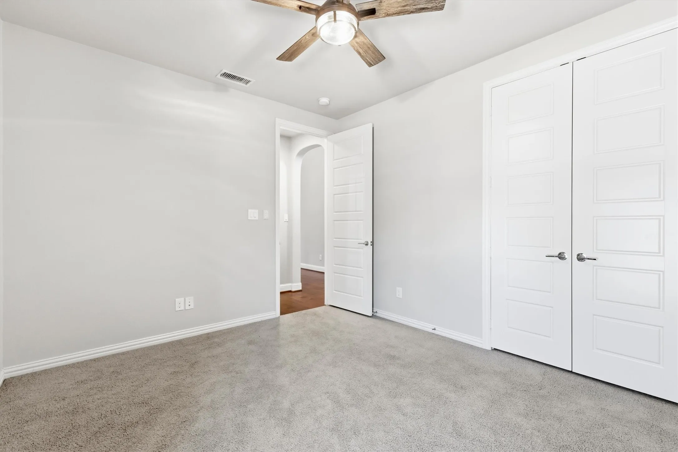 Single Family Residence For Sale in Collin County , 1839 Legendary Reef Way, St Paul, Texas 75098, 3 Bedroom, 4 Bathroom, 3 Garage spaces, 4,260 Sqft, built in 2015, mls#21405923, Real Estate Agent in St Paul, Homes For Sale in Collin county, Homes For Sale in St Paul, Realtor in St Paul Texas, Real Estate Brokerage Independent Realty Texas, Luminita Cordes Realtor