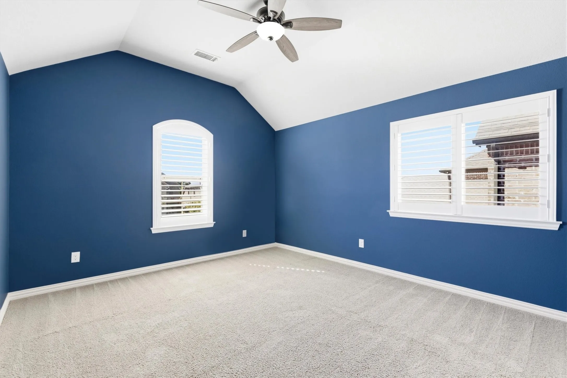 Single Family Residence For Sale in Collin County , 1839 Legendary Reef Way, St Paul, Texas 75098, 3 Bedroom, 4 Bathroom, 3 Garage spaces, 4,260 Sqft, built in 2015, mls#21405923, Real Estate Agent in St Paul, Homes For Sale in Collin county, Homes For Sale in St Paul, Realtor in St Paul Texas, Real Estate Brokerage Independent Realty Texas, Luminita Cordes Realtor