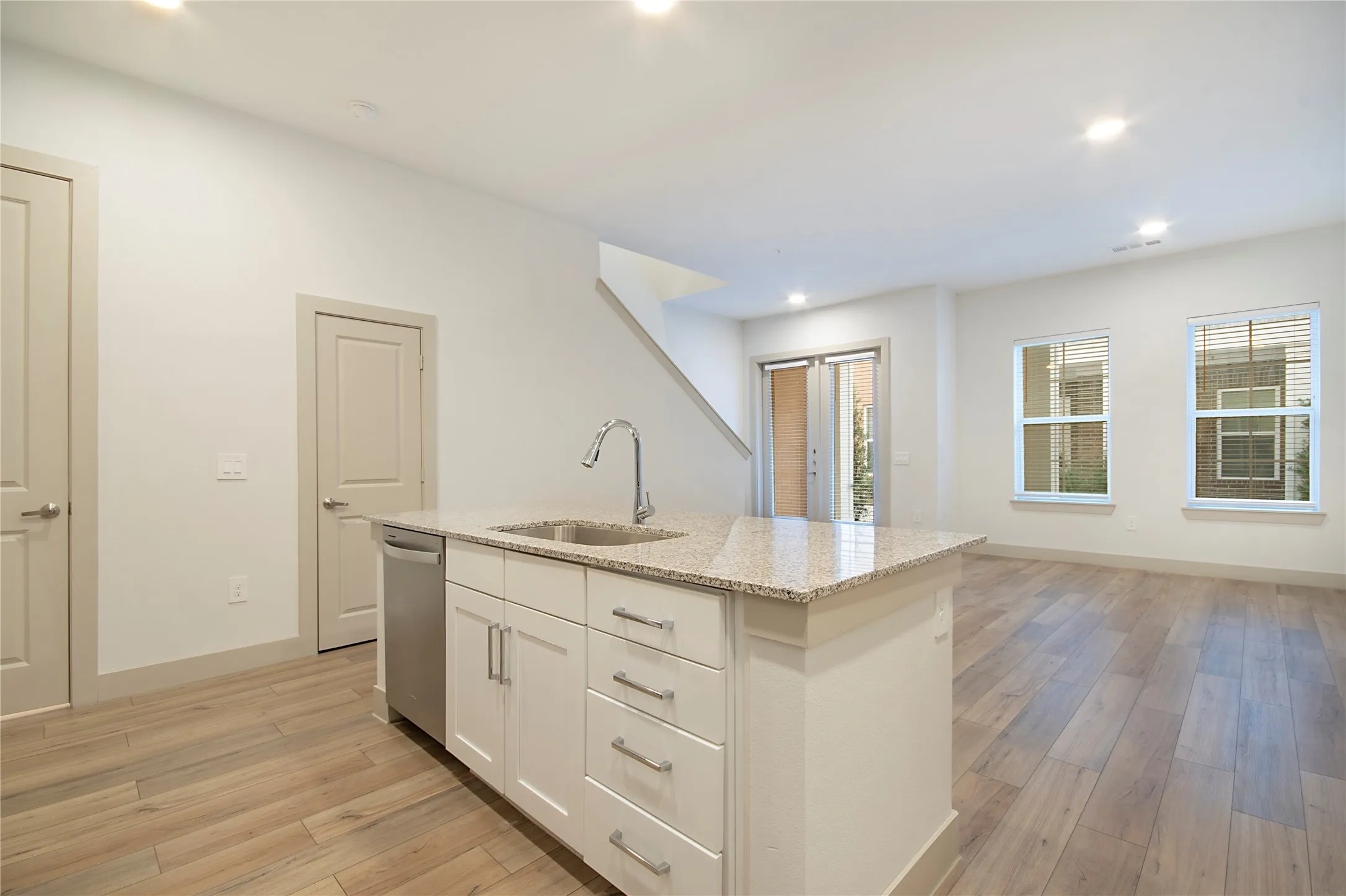 Townhouse For Rent in Collin County , 4700 W Spring Creek Parkway 10102, Plano, Texas 75024, 2 Bedroom, 3 Bathroom, 2 Garage spaces, 2,057 Sqft, built in 2023, mls#21406493, Real Estate Agent in Plano, Homes For Rent in Collin county, Homes For Rent in Plano, Realtor in Plano Texas, Real Estate Brokerage Independent Realty Texas, Luminita Cordes Realtor