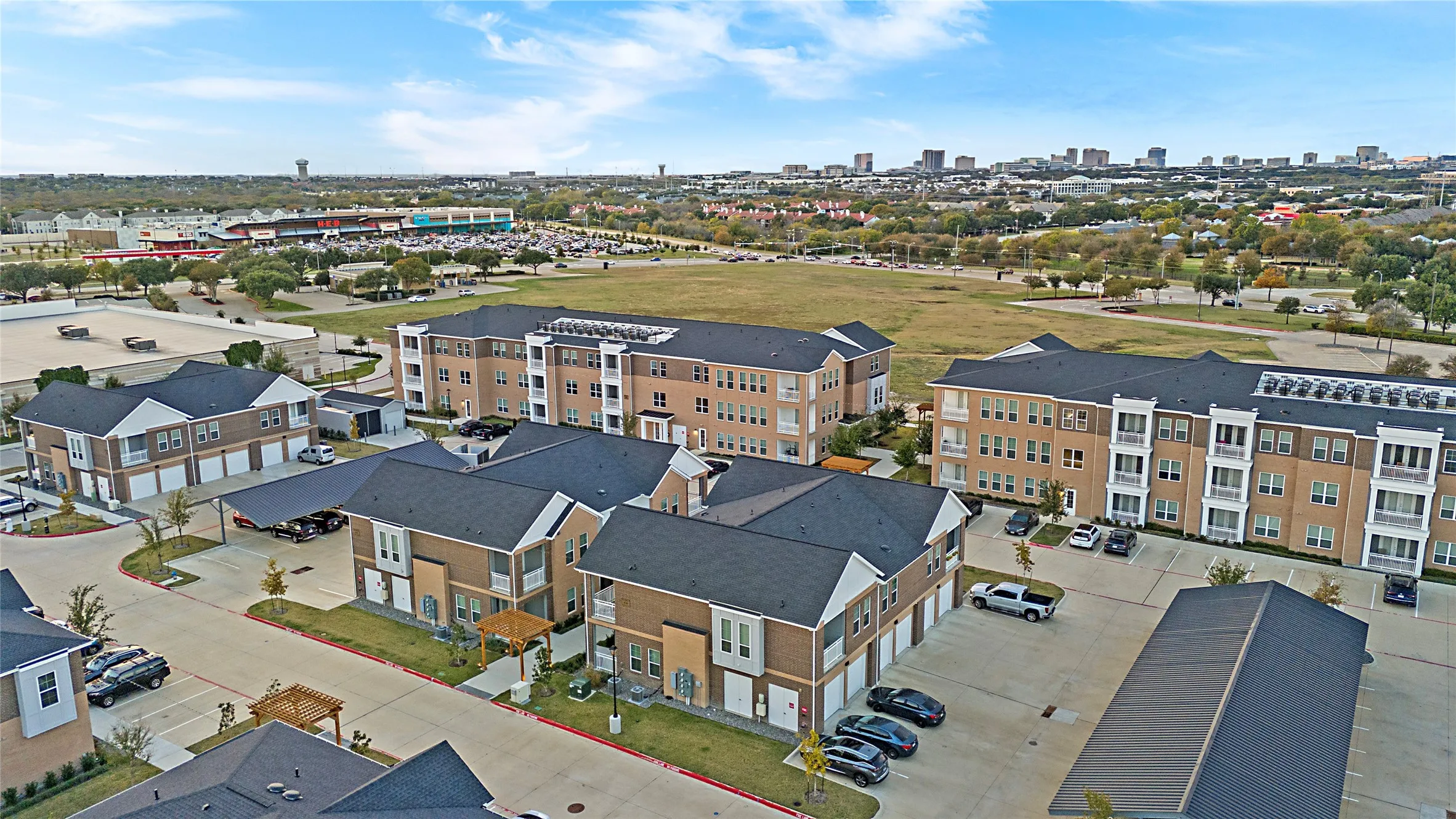 Townhouse For Rent in Collin County , 4700 W Spring Creek Parkway 10102, Plano, Texas 75024, 2 Bedroom, 3 Bathroom, 2 Garage spaces, 2,057 Sqft, built in 2023, mls#21406493, Real Estate Agent in Plano, Homes For Rent in Collin county, Homes For Rent in Plano, Realtor in Plano Texas, Real Estate Brokerage Independent Realty Texas, Luminita Cordes Realtor