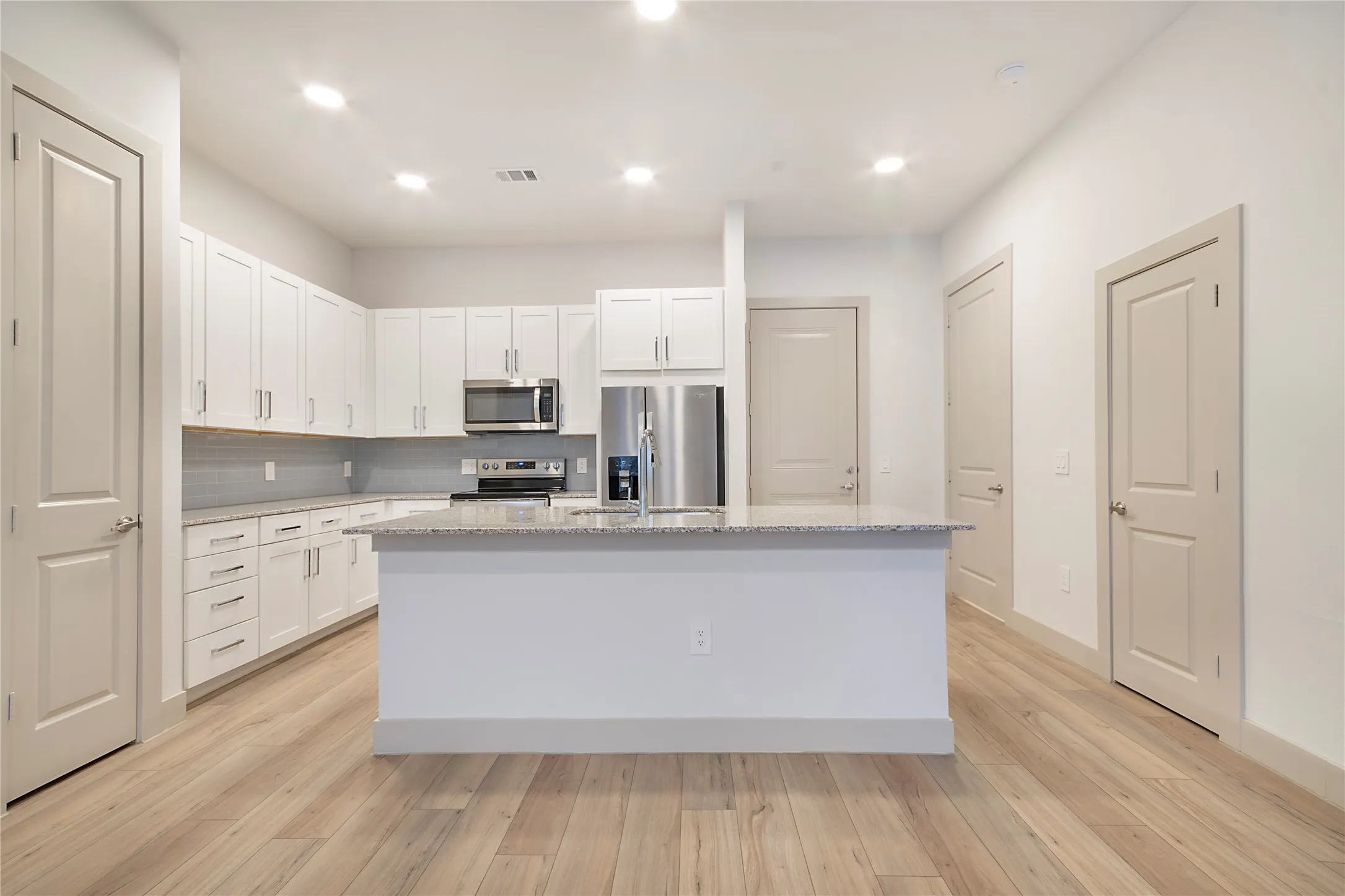 Townhouse For Rent in Collin County , 4700 W Spring Creek Parkway 10102, Plano, Texas 75024, 2 Bedroom, 3 Bathroom, 2 Garage spaces, 2,057 Sqft, built in 2023, mls#21406493, Real Estate Agent in Plano, Homes For Rent in Collin county, Homes For Rent in Plano, Realtor in Plano Texas, Real Estate Brokerage Independent Realty Texas, Luminita Cordes Realtor