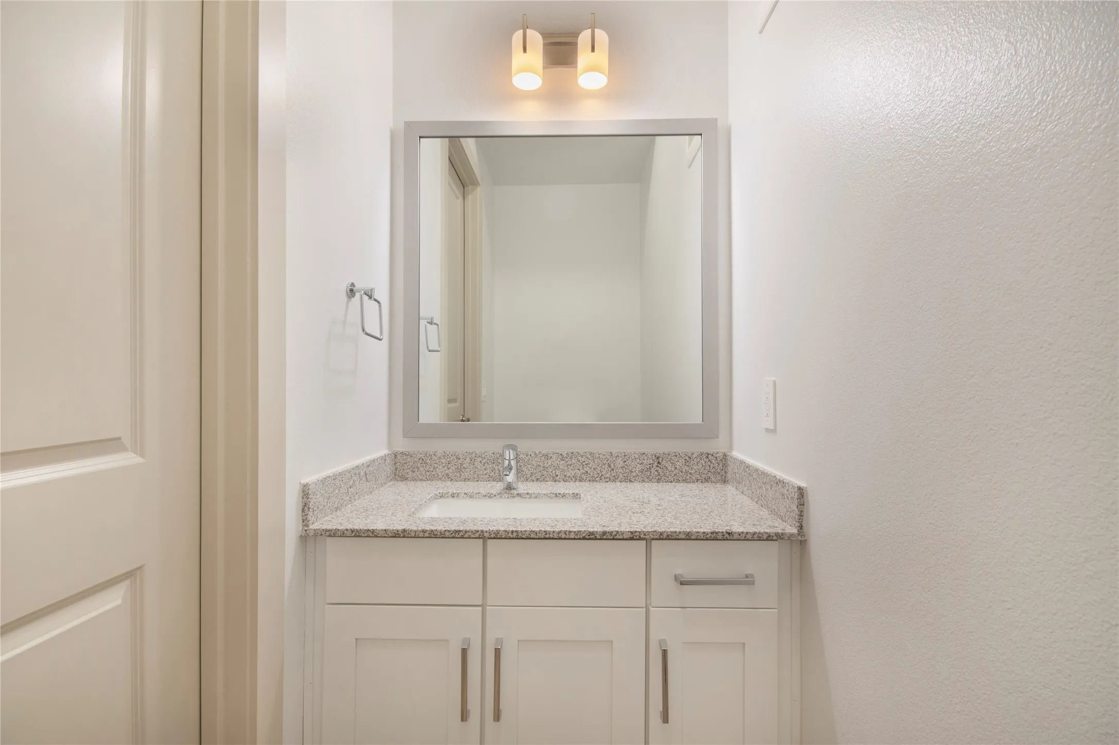 Townhouse For Rent in Collin County , 4700 W Spring Creek Parkway 10102, Plano, Texas 75024, 2 Bedroom, 3 Bathroom, 2 Garage spaces, 2,057 Sqft, built in 2023, mls#21406493, Real Estate Agent in Plano, Homes For Rent in Collin county, Homes For Rent in Plano, Realtor in Plano Texas, Real Estate Brokerage Independent Realty Texas, Luminita Cordes Realtor