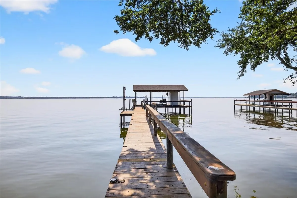 Single Family Residence For Sale in Henderson County , 114 Baker B Ranch Road, Trinidad, Texas 75163, 4 Bedroom, 4 Bathroom, 1 Garage spaces, 2,014 Sqft, built in 1974, mls#21406499, Real Estate Agent in Trinidad, Homes For Sale in Henderson county, Homes For Sale in Trinidad, Realtor in Trinidad Texas, Real Estate Brokerage Independent Realty Texas, Luminita Cordes Realtor