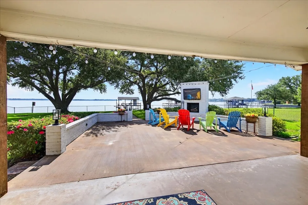 Single Family Residence For Sale in Henderson County , 114 Baker B Ranch Road, Trinidad, Texas 75163, 4 Bedroom, 4 Bathroom, 1 Garage spaces, 2,014 Sqft, built in 1974, mls#21406499, Real Estate Agent in Trinidad, Homes For Sale in Henderson county, Homes For Sale in Trinidad, Realtor in Trinidad Texas, Real Estate Brokerage Independent Realty Texas, Luminita Cordes Realtor
