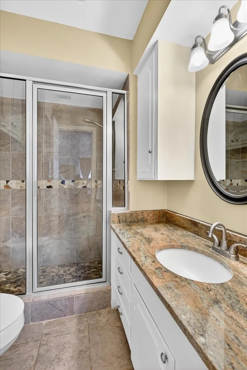 Single Family Residence For Sale in Henderson County , 114 Baker B Ranch Road, Trinidad, Texas 75163, 4 Bedroom, 4 Bathroom, 1 Garage spaces, 2,014 Sqft, built in 1974, mls#21406499, Real Estate Agent in Trinidad, Homes For Sale in Henderson county, Homes For Sale in Trinidad, Realtor in Trinidad Texas, Real Estate Brokerage Independent Realty Texas, Luminita Cordes Realtor