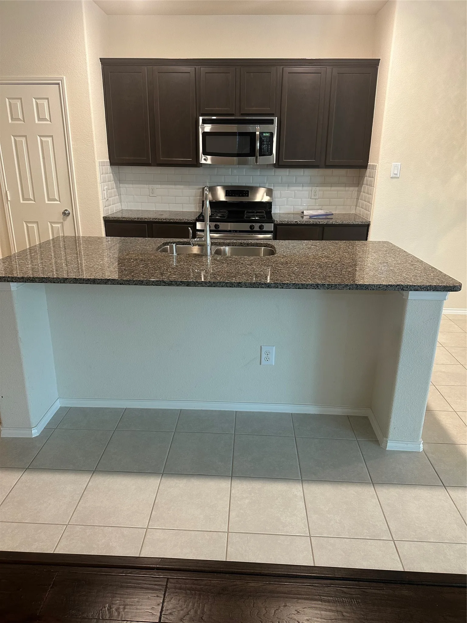 Single Family Residence For Rent in Denton County , 1813 6th Street, Argyle, Texas 76226, 3 Bedroom, 2 Bathroom, 2 Garage spaces, 1,856 Sqft, built in 2015, mls#21403518, Real Estate Agent in Argyle, Homes For Rent in Denton county, Homes For Rent in Argyle, Realtor in Argyle Texas, Real Estate Brokerage Independent Realty Texas, Luminita Cordes Realtor