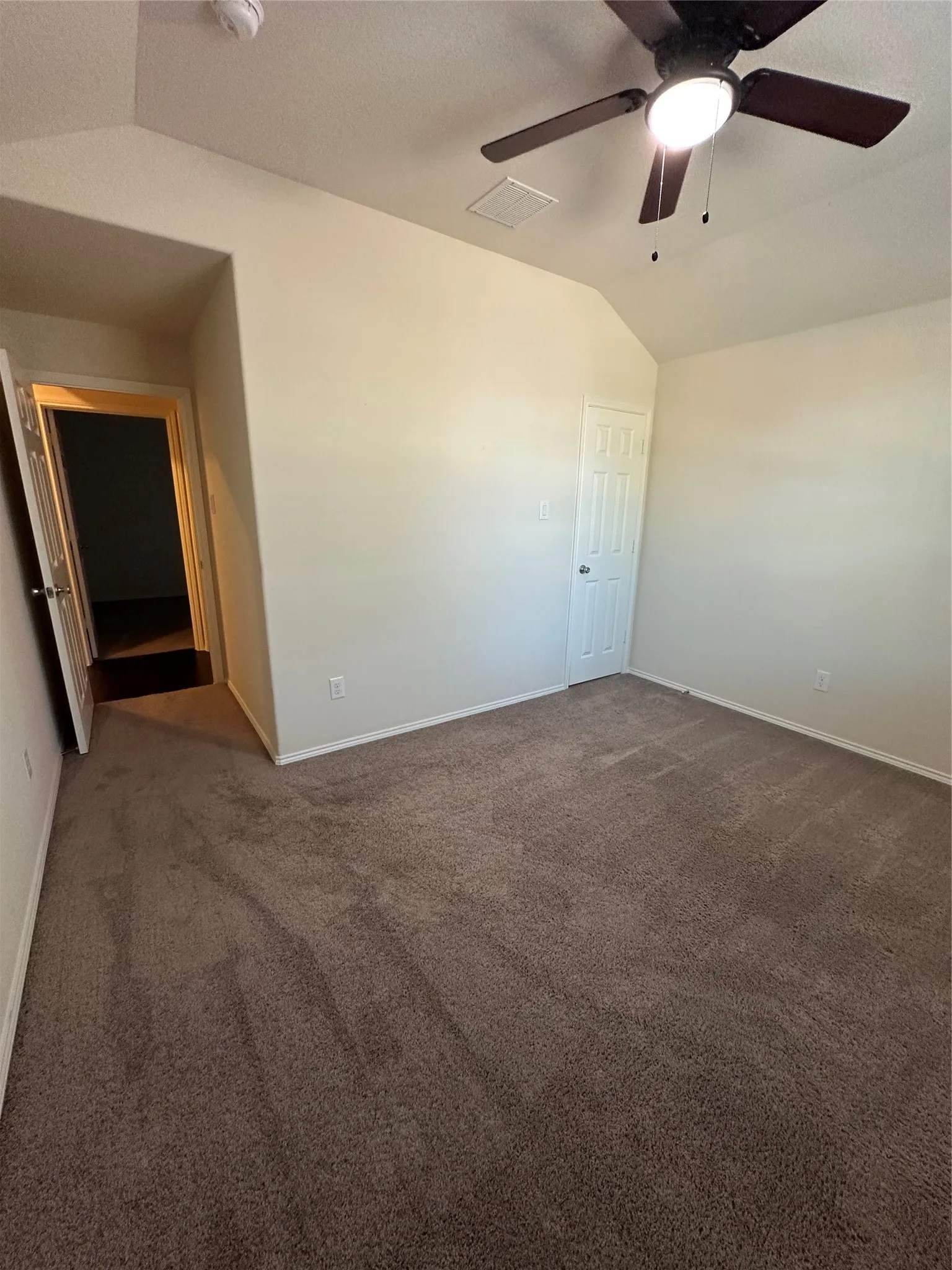 Single Family Residence For Rent in Denton County , 1813 6th Street, Argyle, Texas 76226, 3 Bedroom, 2 Bathroom, 2 Garage spaces, 1,856 Sqft, built in 2015, mls#21403518, Real Estate Agent in Argyle, Homes For Rent in Denton county, Homes For Rent in Argyle, Realtor in Argyle Texas, Real Estate Brokerage Independent Realty Texas, Luminita Cordes Realtor