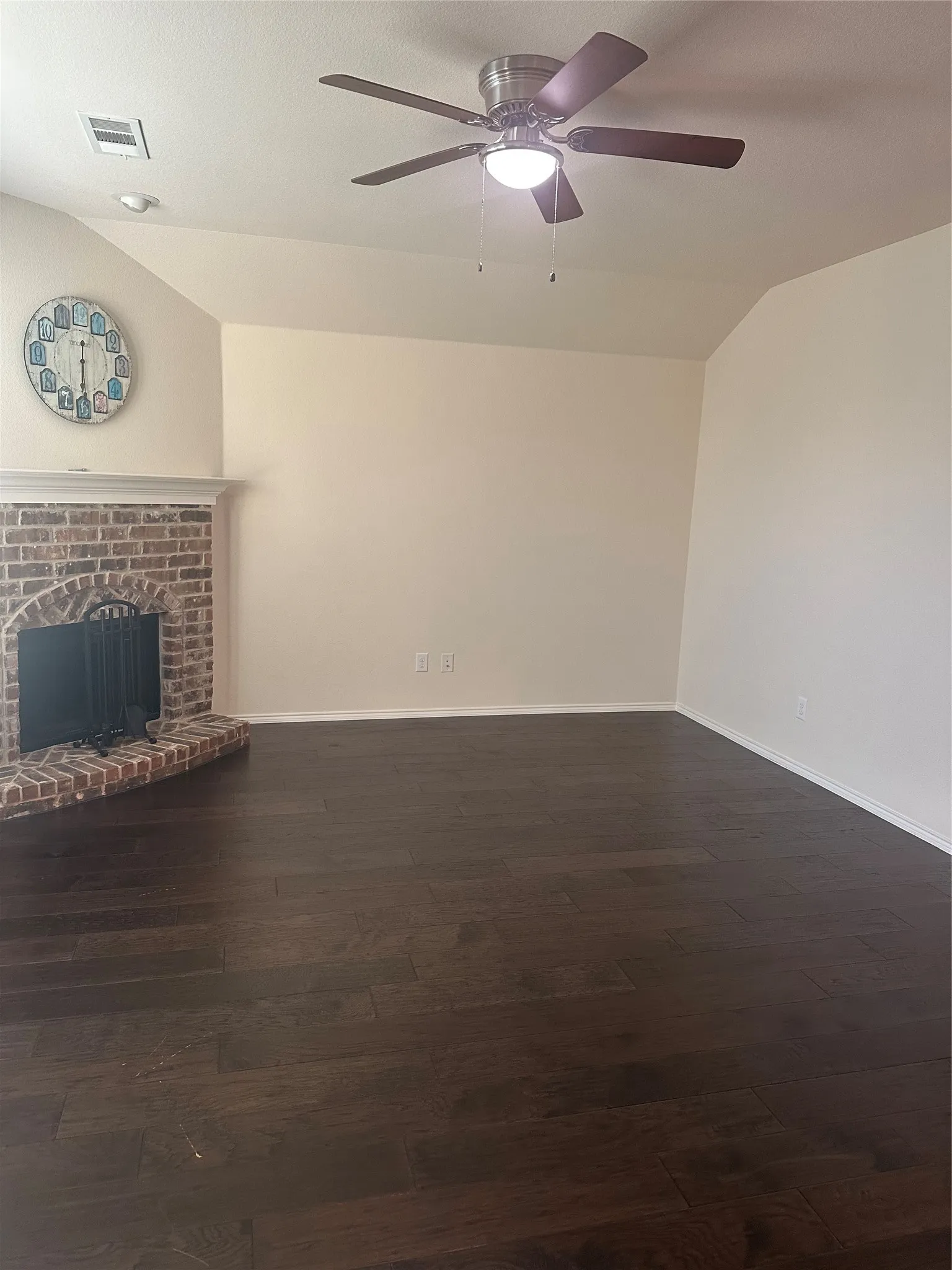 Single Family Residence For Rent in Denton County , 1813 6th Street, Argyle, Texas 76226, 3 Bedroom, 2 Bathroom, 2 Garage spaces, 1,856 Sqft, built in 2015, mls#21403518, Real Estate Agent in Argyle, Homes For Rent in Denton county, Homes For Rent in Argyle, Realtor in Argyle Texas, Real Estate Brokerage Independent Realty Texas, Luminita Cordes Realtor