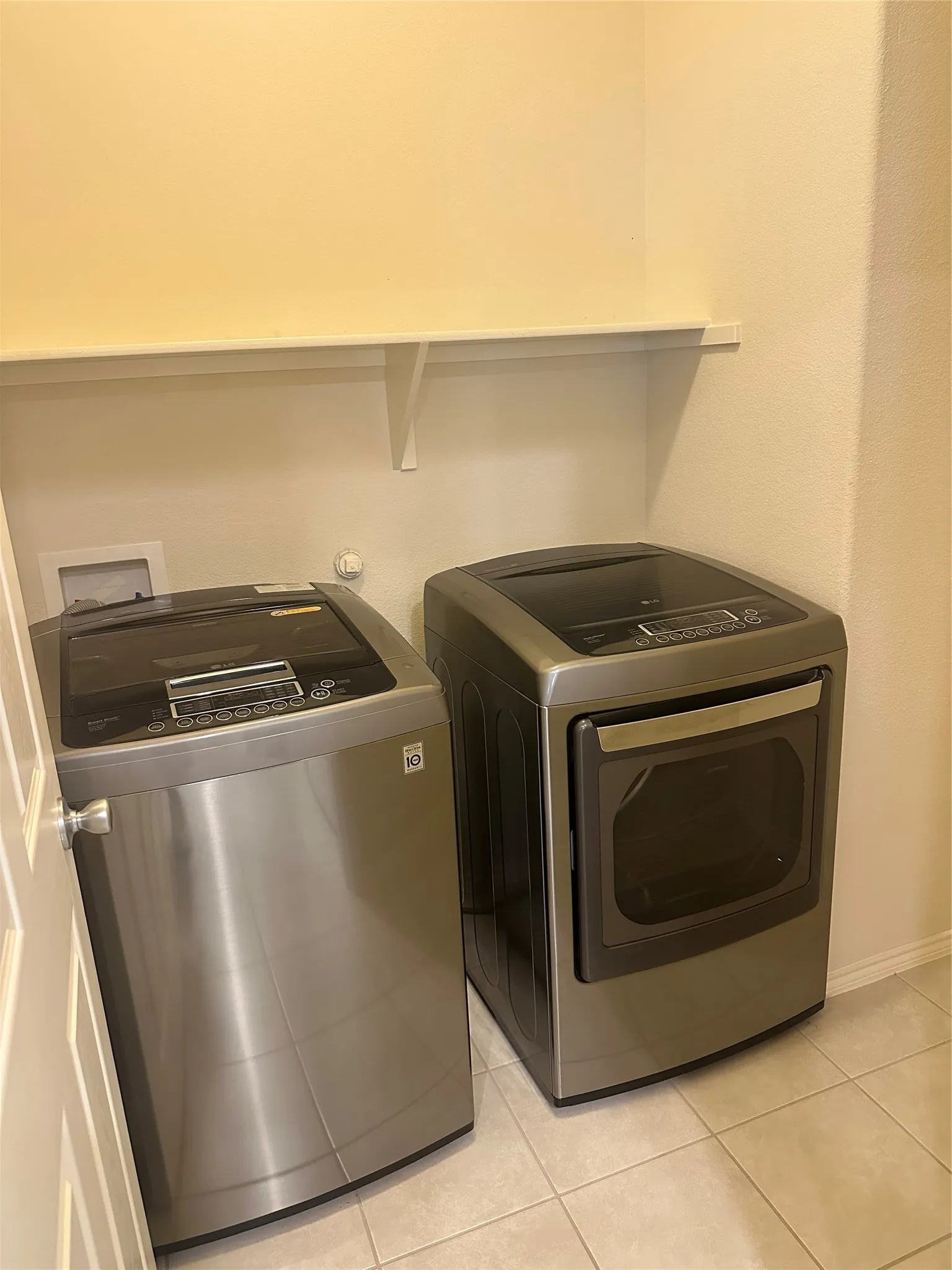 Single Family Residence For Rent in Denton County , 1813 6th Street, Argyle, Texas 76226, 3 Bedroom, 2 Bathroom, 2 Garage spaces, 1,856 Sqft, built in 2015, mls#21403518, Real Estate Agent in Argyle, Homes For Rent in Denton county, Homes For Rent in Argyle, Realtor in Argyle Texas, Real Estate Brokerage Independent Realty Texas, Luminita Cordes Realtor