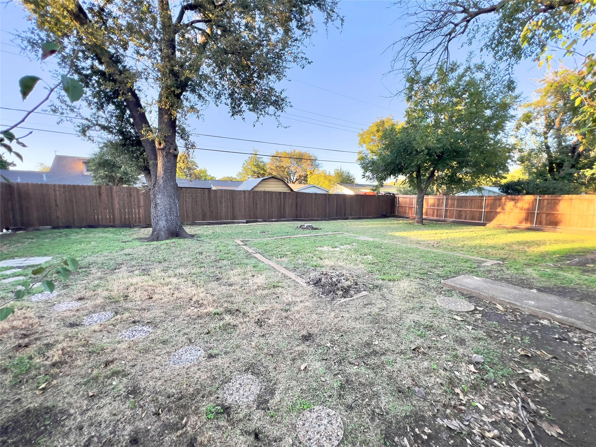 Single Family Residence For Sale in Tarrant County , 212 Straw Road, Saginaw, Texas 76179, 2 Bedroom, 2 Bathroom, 2 Garage spaces, 1,390 Sqft, built in 1968, mls#21406242, Real Estate Agent in Saginaw, Homes For Sale in Tarrant county, Homes For Sale in Saginaw, Realtor in Saginaw Texas, Real Estate Brokerage Independent Realty Texas, Luminita Cordes Realtor