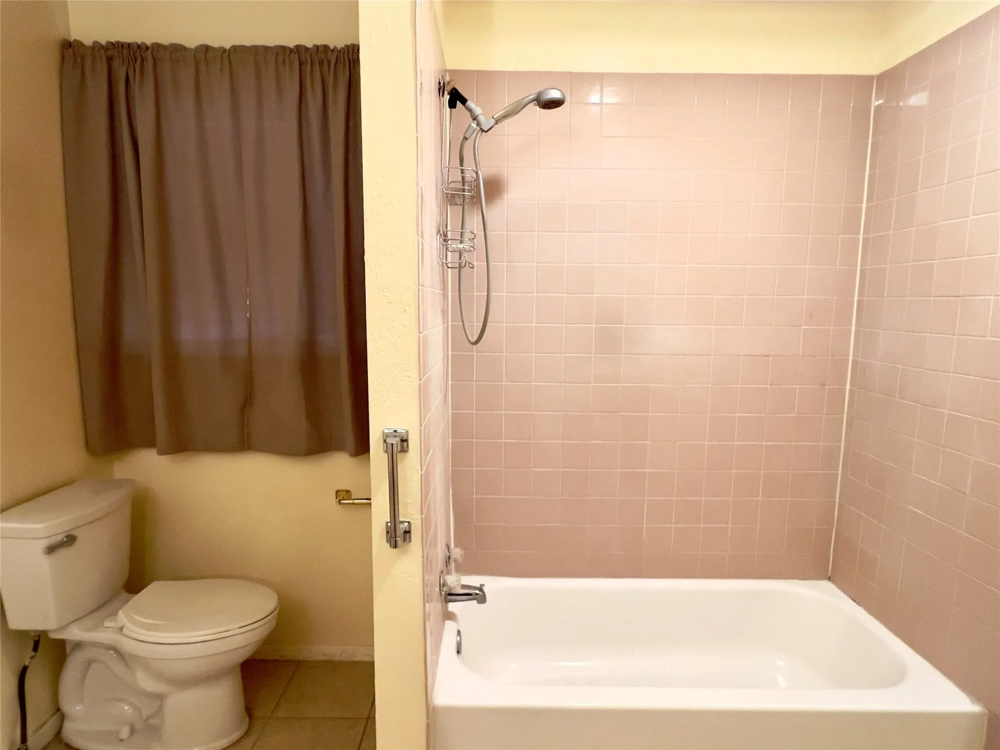 Single Family Residence For Sale in Tarrant County , 212 Straw Road, Saginaw, Texas 76179, 2 Bedroom, 2 Bathroom, 2 Garage spaces, 1,390 Sqft, built in 1968, mls#21406242, Real Estate Agent in Saginaw, Homes For Sale in Tarrant county, Homes For Sale in Saginaw, Realtor in Saginaw Texas, Real Estate Brokerage Independent Realty Texas, Luminita Cordes Realtor