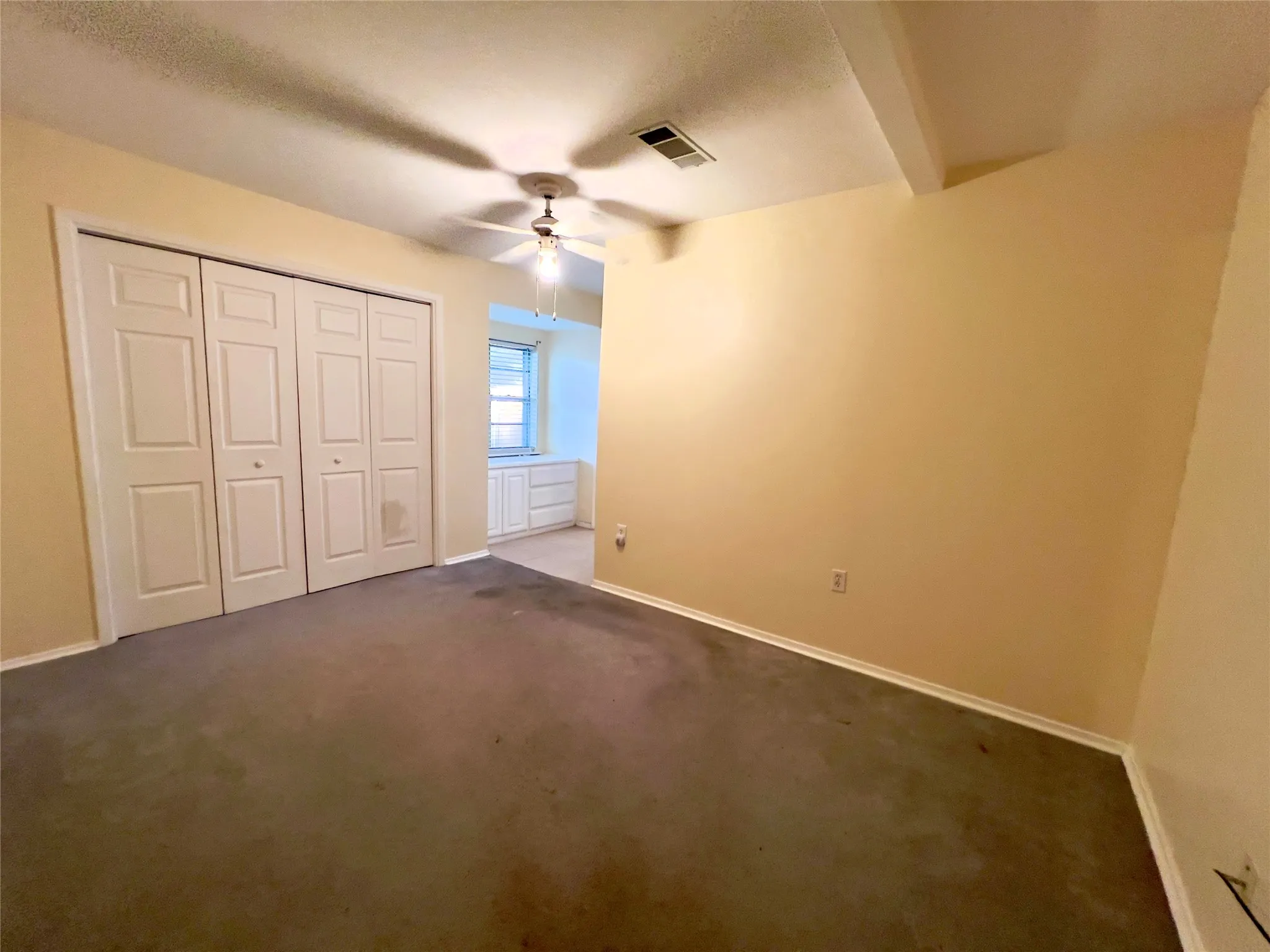 Single Family Residence For Sale in Tarrant County , 212 Straw Road, Saginaw, Texas 76179, 2 Bedroom, 2 Bathroom, 2 Garage spaces, 1,390 Sqft, built in 1968, mls#21406242, Real Estate Agent in Saginaw, Homes For Sale in Tarrant county, Homes For Sale in Saginaw, Realtor in Saginaw Texas, Real Estate Brokerage Independent Realty Texas, Luminita Cordes Realtor