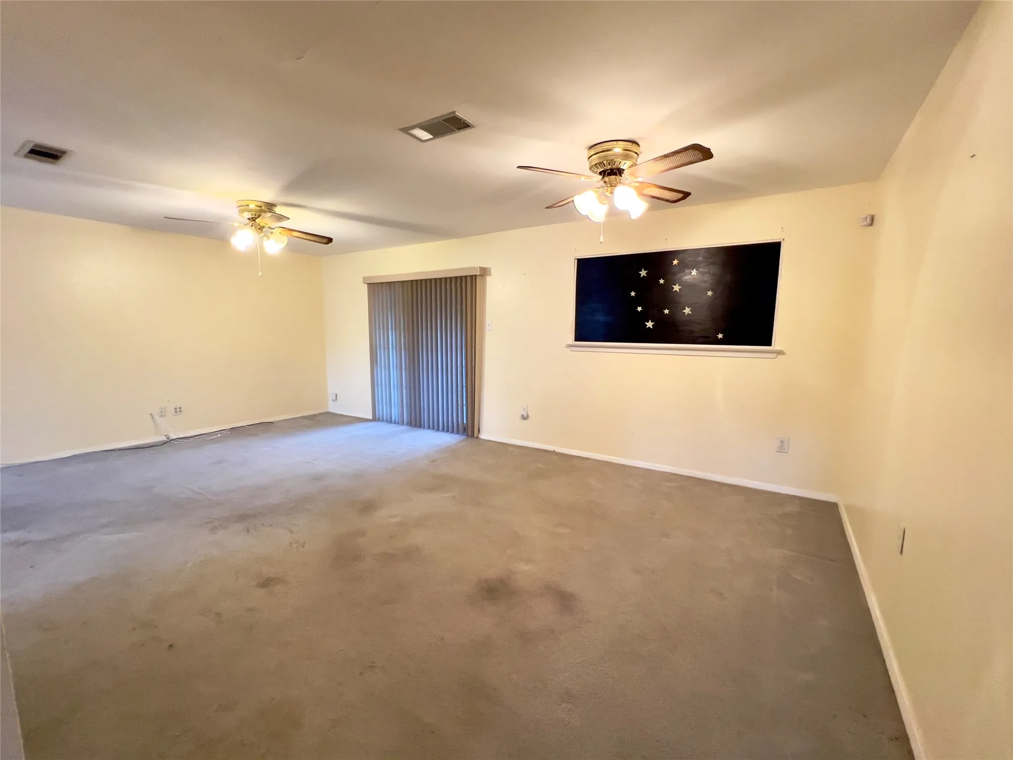 Single Family Residence For Sale in Tarrant County , 212 Straw Road, Saginaw, Texas 76179, 2 Bedroom, 2 Bathroom, 2 Garage spaces, 1,390 Sqft, built in 1968, mls#21406242, Real Estate Agent in Saginaw, Homes For Sale in Tarrant county, Homes For Sale in Saginaw, Realtor in Saginaw Texas, Real Estate Brokerage Independent Realty Texas, Luminita Cordes Realtor