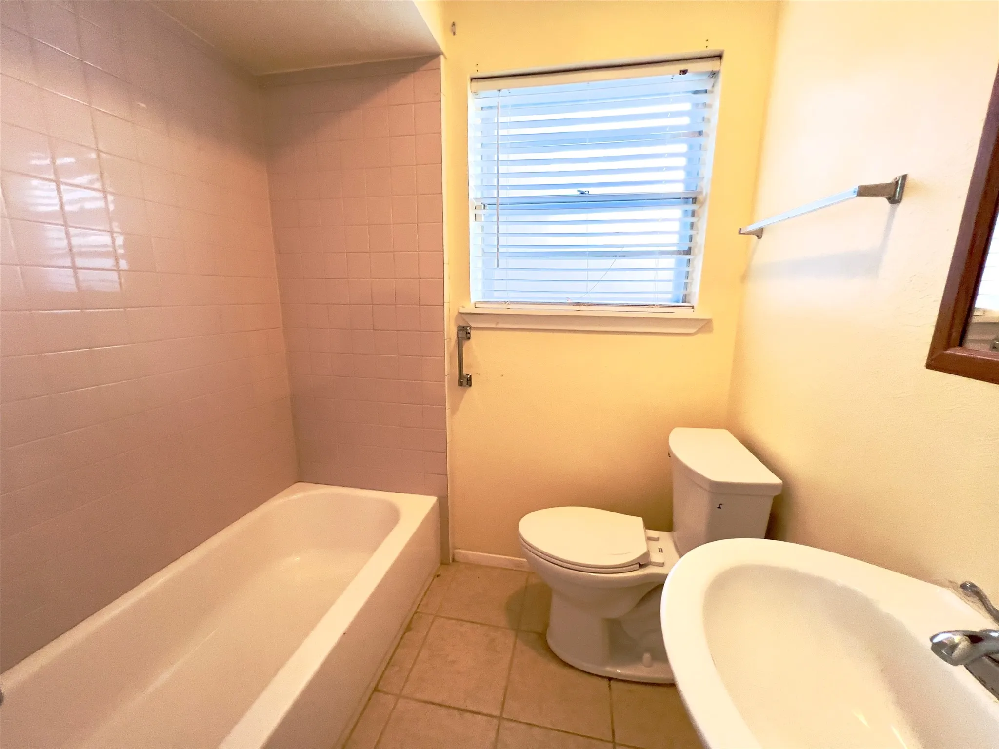 Single Family Residence For Sale in Tarrant County , 212 Straw Road, Saginaw, Texas 76179, 2 Bedroom, 2 Bathroom, 2 Garage spaces, 1,390 Sqft, built in 1968, mls#21406242, Real Estate Agent in Saginaw, Homes For Sale in Tarrant county, Homes For Sale in Saginaw, Realtor in Saginaw Texas, Real Estate Brokerage Independent Realty Texas, Luminita Cordes Realtor