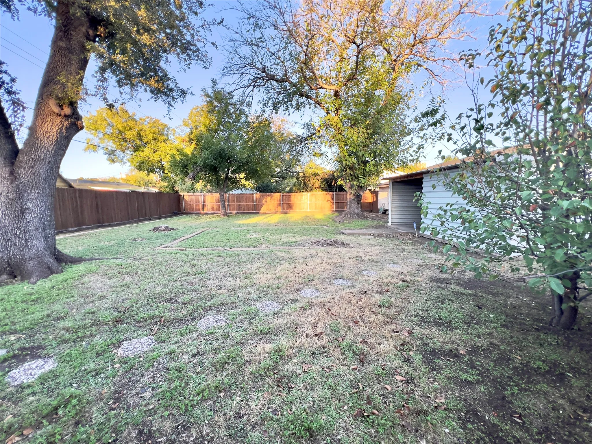 Single Family Residence For Sale in Tarrant County , 212 Straw Road, Saginaw, Texas 76179, 2 Bedroom, 2 Bathroom, 2 Garage spaces, 1,390 Sqft, built in 1968, mls#21406242, Real Estate Agent in Saginaw, Homes For Sale in Tarrant county, Homes For Sale in Saginaw, Realtor in Saginaw Texas, Real Estate Brokerage Independent Realty Texas, Luminita Cordes Realtor