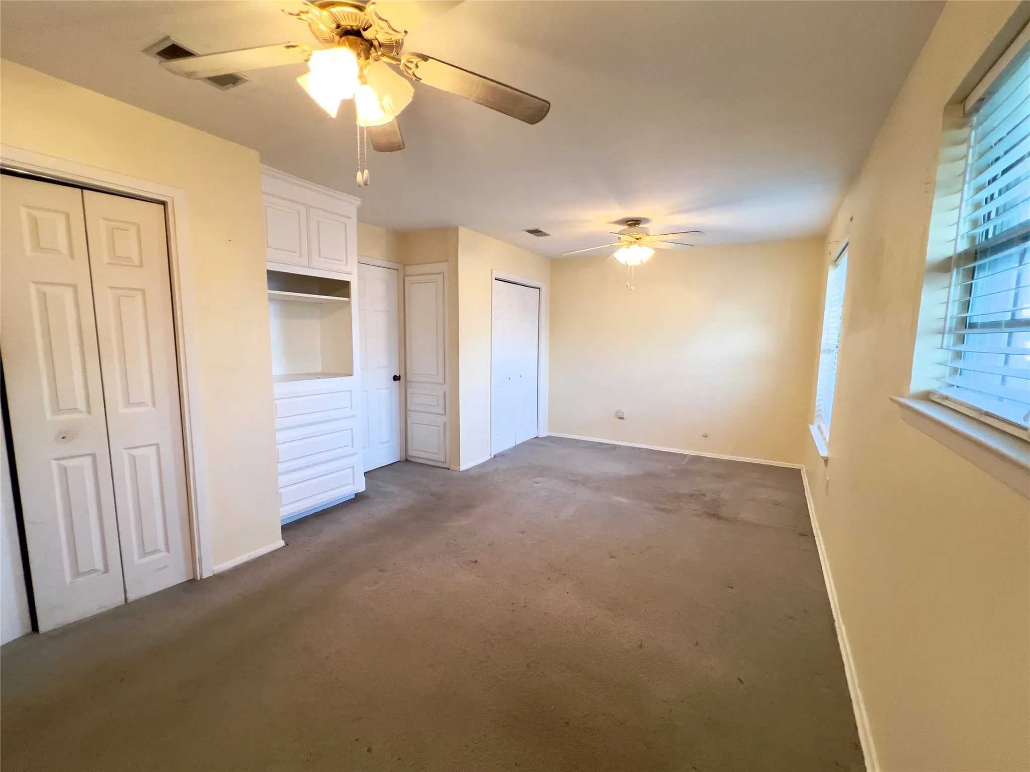Single Family Residence For Sale in Tarrant County , 212 Straw Road, Saginaw, Texas 76179, 2 Bedroom, 2 Bathroom, 2 Garage spaces, 1,390 Sqft, built in 1968, mls#21406242, Real Estate Agent in Saginaw, Homes For Sale in Tarrant county, Homes For Sale in Saginaw, Realtor in Saginaw Texas, Real Estate Brokerage Independent Realty Texas, Luminita Cordes Realtor