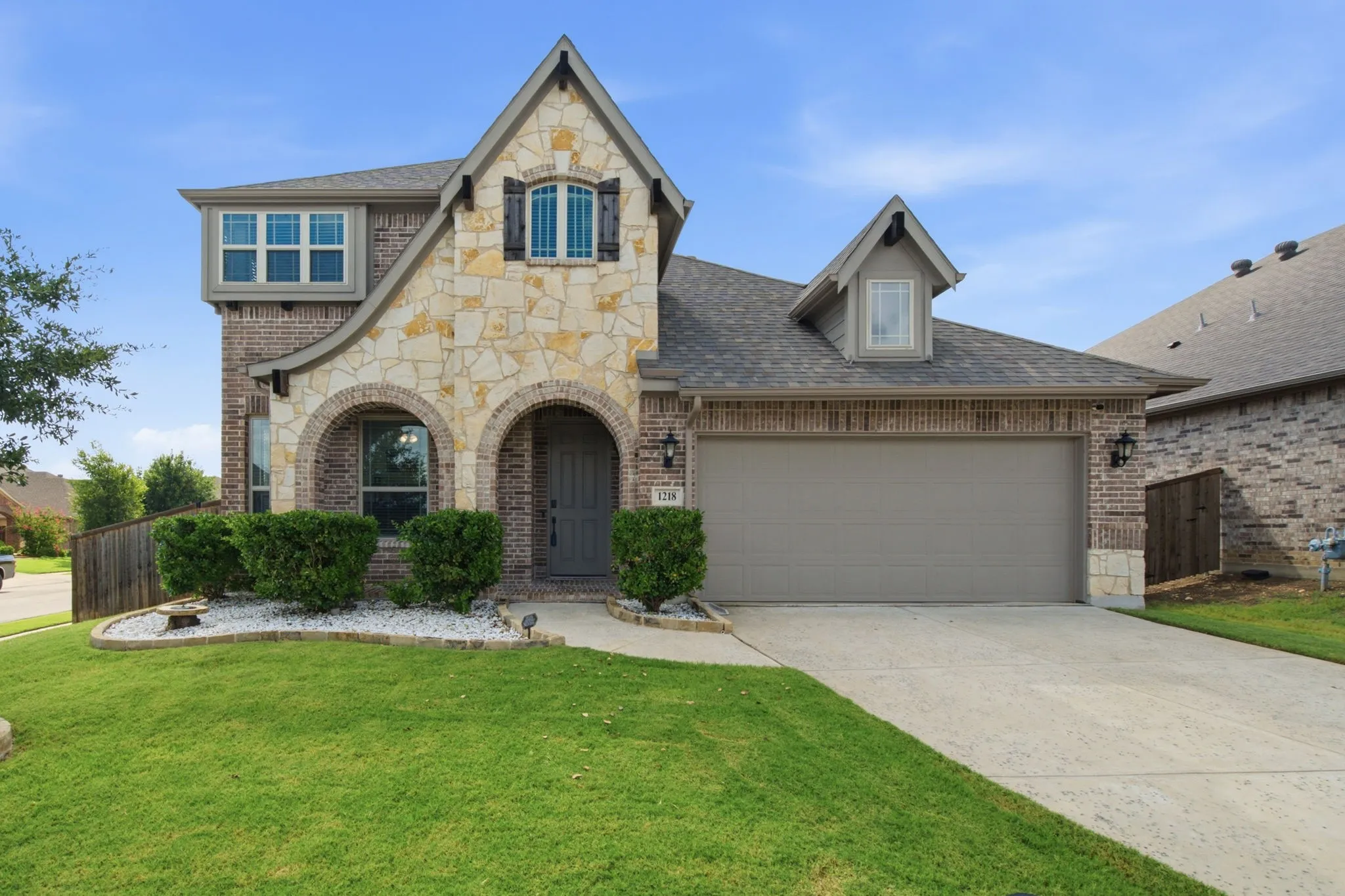Single Family Residence For Sale in Denton County , 1218 Misty Ridge Drive, Justin, Texas 76247, 4 Bedroom, 3 Bathroom, 2 Garage spaces, 2,843 Sqft, built in 2021, mls#21406453, Real Estate Agent in Justin, Homes For Sale in Denton county, Homes For Sale in Justin, Realtor in Justin Texas, Real Estate Brokerage Independent Realty Texas, Luminita Cordes Realtor