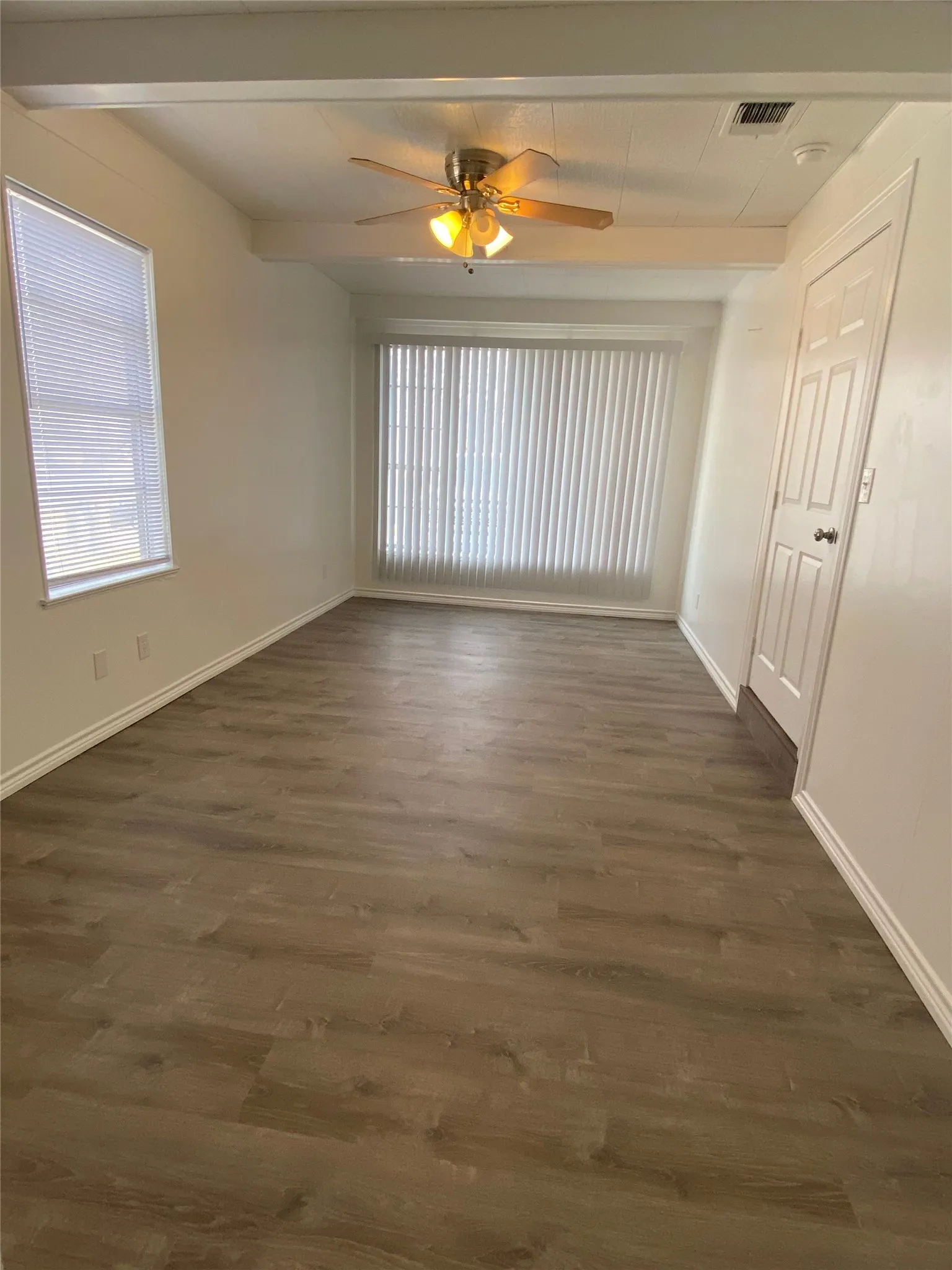 Single Family Residence For Rent in Parker County , 1222 S Lamar Street, Weatherford, Texas 76086, 3 Bedroom, 1 Bathroom, Garage spaces, 1,150 Sqft, built in 1958, mls#21397951, Real Estate Agent in Weatherford, Homes For Rent in Parker county, Homes For Rent in Weatherford, Realtor in Weatherford Texas, Real Estate Brokerage Independent Realty Texas, Luminita Cordes Realtor