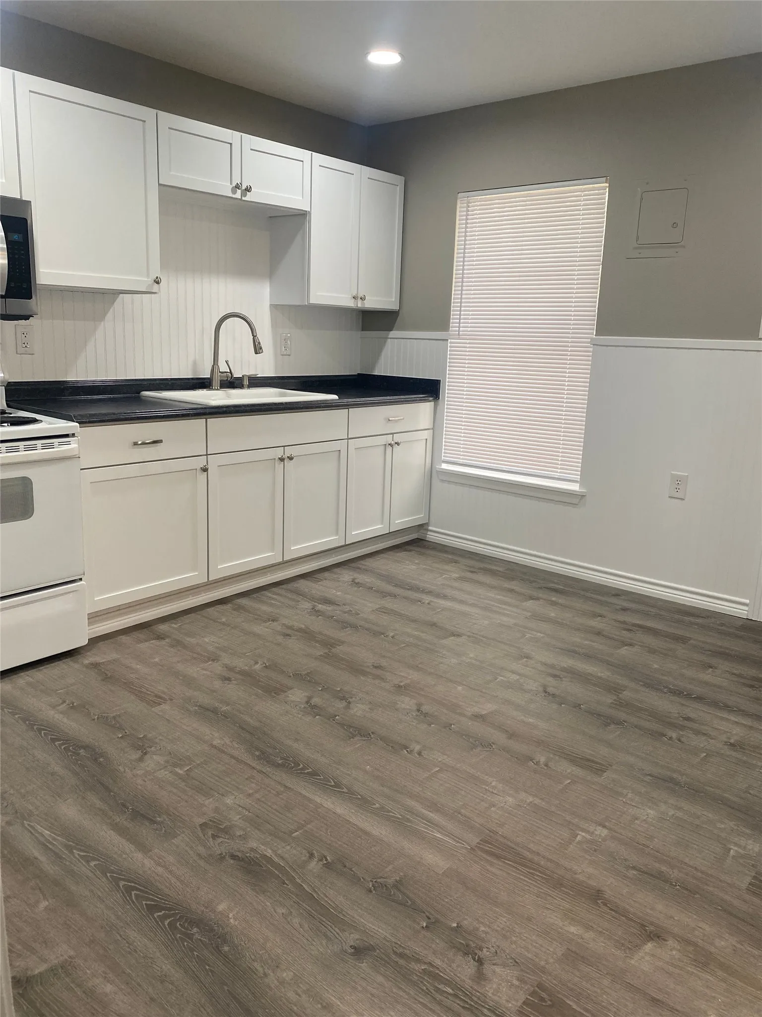 Single Family Residence For Rent in Parker County , 1222 S Lamar Street, Weatherford, Texas 76086, 3 Bedroom, 1 Bathroom, Garage spaces, 1,150 Sqft, built in 1958, mls#21397951, Real Estate Agent in Weatherford, Homes For Rent in Parker county, Homes For Rent in Weatherford, Realtor in Weatherford Texas, Real Estate Brokerage Independent Realty Texas, Luminita Cordes Realtor
