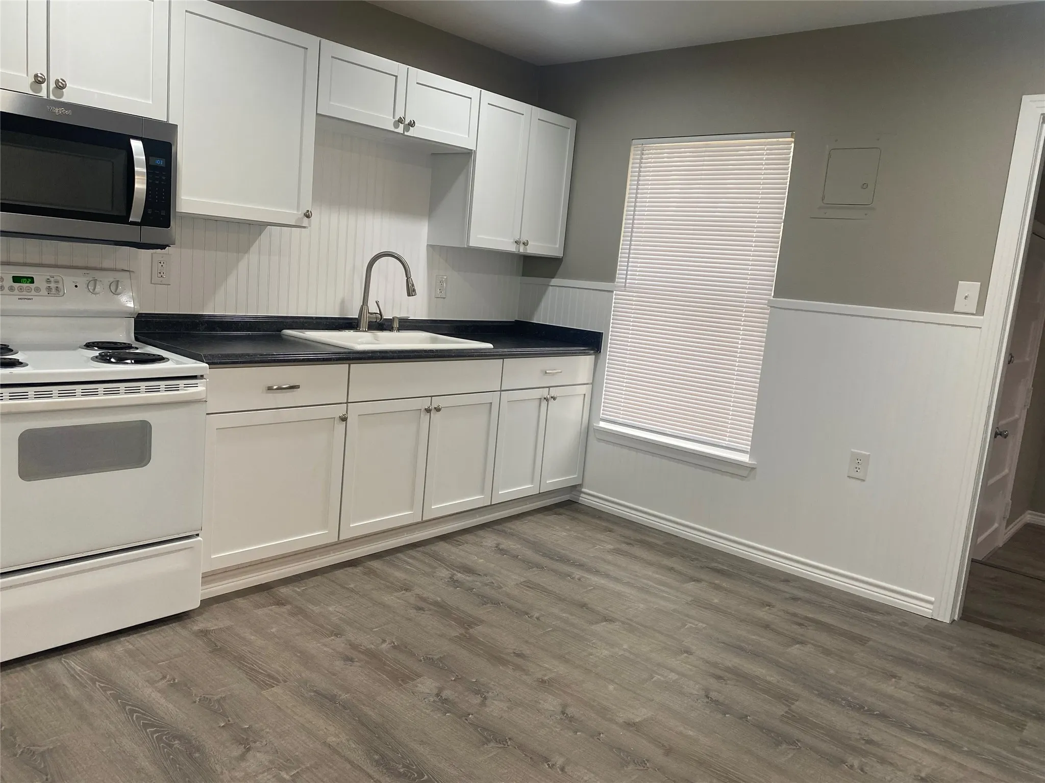 Single Family Residence For Rent in Parker County , 1222 S Lamar Street, Weatherford, Texas 76086, 3 Bedroom, 1 Bathroom, Garage spaces, 1,150 Sqft, built in 1958, mls#21397951, Real Estate Agent in Weatherford, Homes For Rent in Parker county, Homes For Rent in Weatherford, Realtor in Weatherford Texas, Real Estate Brokerage Independent Realty Texas, Luminita Cordes Realtor