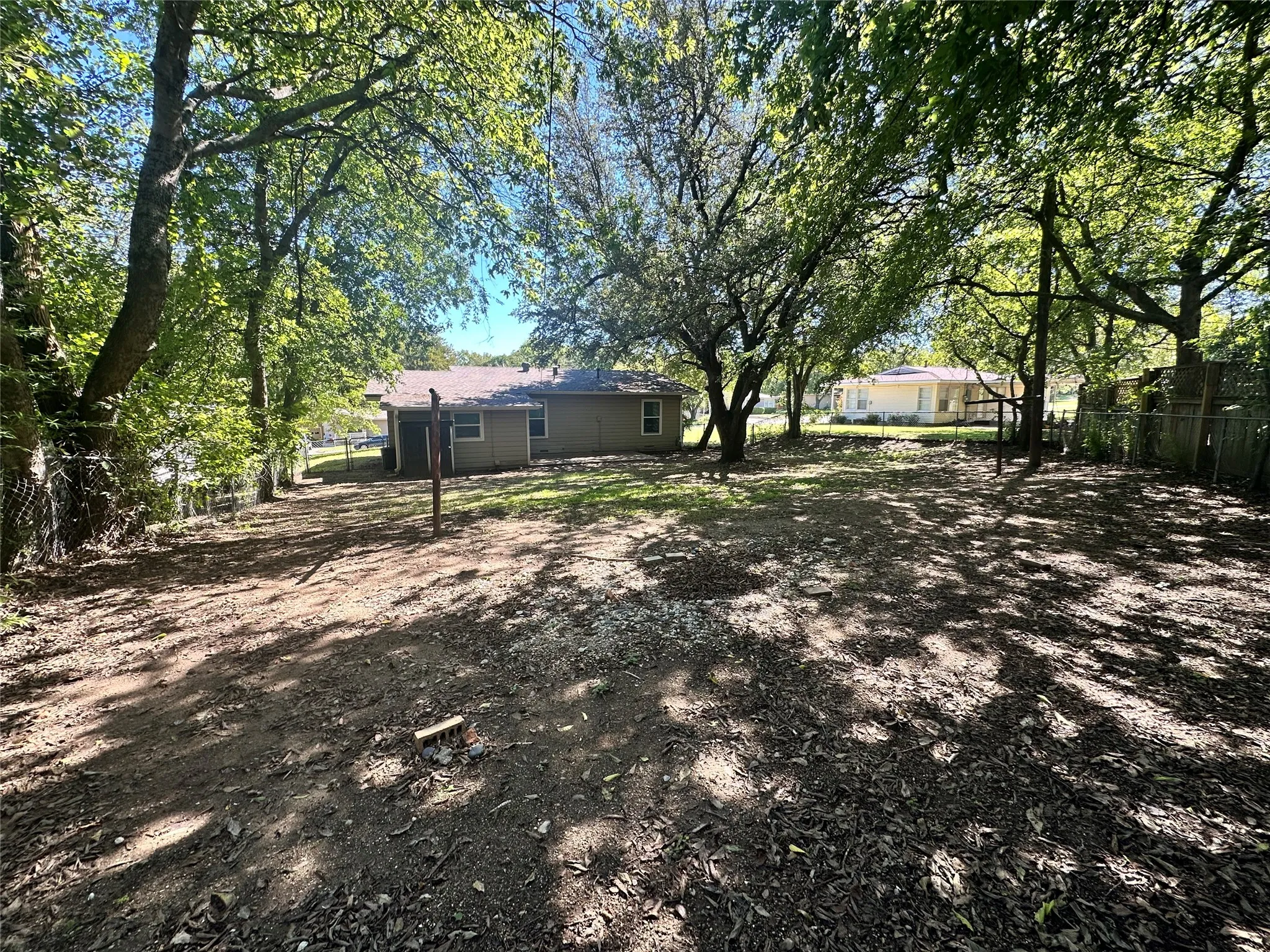 Single Family Residence For Rent in Parker County , 1222 S Lamar Street, Weatherford, Texas 76086, 3 Bedroom, 1 Bathroom, Garage spaces, 1,150 Sqft, built in 1958, mls#21397951, Real Estate Agent in Weatherford, Homes For Rent in Parker county, Homes For Rent in Weatherford, Realtor in Weatherford Texas, Real Estate Brokerage Independent Realty Texas, Luminita Cordes Realtor