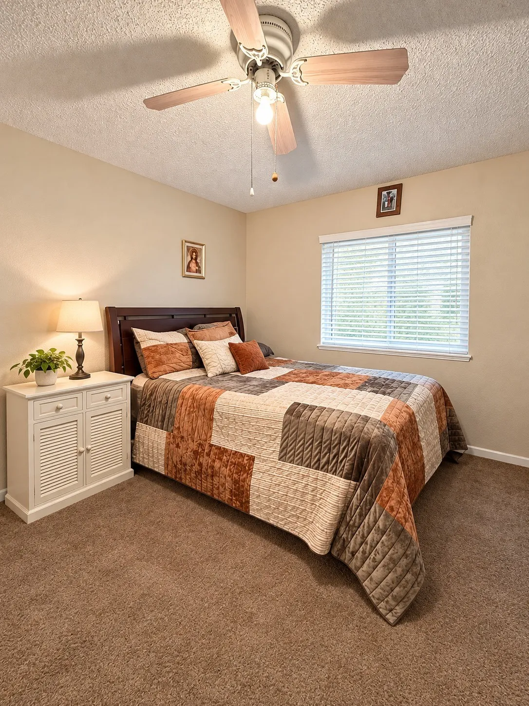 Single Family Residence For Rent in Tarrant County , 2704 Ridge Road N, Fort Worth, Texas 76133, 3 Bedroom, 2 Bathroom, 2 Garage spaces, 1,350 Sqft, built in 1984, mls#21406152, Real Estate Agent in Fort Worth, Homes For Rent in Tarrant county, Homes For Rent in Fort Worth, Realtor in Fort Worth Texas, Real Estate Brokerage Independent Realty Texas, Luminita Cordes Realtor