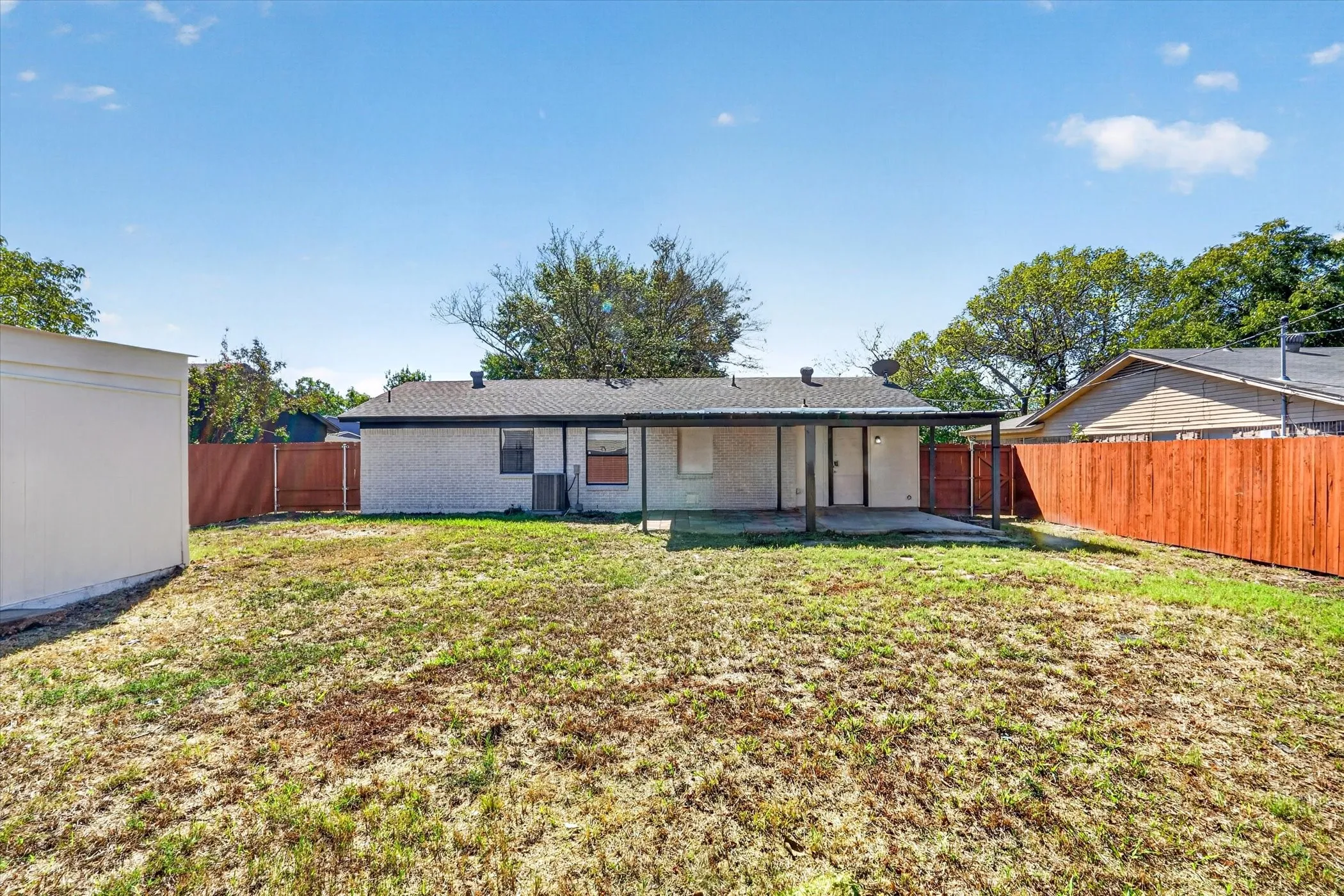 Single Family Residence For Sale in Dallas County , 14910 Marsha Drive, Balch Springs, Texas 75180, 3 Bedroom, 2 Bathroom, Garage spaces, 1,296 Sqft, built in 1966, mls#21406514, Real Estate Agent in Balch Springs, Homes For Sale in Dallas county, Homes For Sale in Balch Springs, Realtor in Balch Springs Texas, Real Estate Brokerage Independent Realty Texas, Luminita Cordes Realtor
