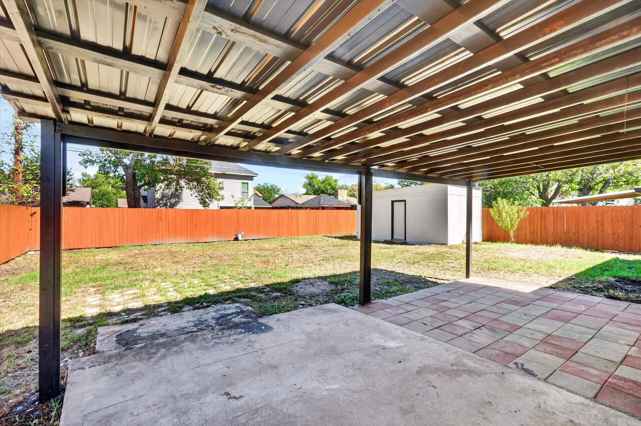 Single Family Residence For Sale in Dallas County , 14910 Marsha Drive, Balch Springs, Texas 75180, 3 Bedroom, 2 Bathroom, Garage spaces, 1,296 Sqft, built in 1966, mls#21406514, Real Estate Agent in Balch Springs, Homes For Sale in Dallas county, Homes For Sale in Balch Springs, Realtor in Balch Springs Texas, Real Estate Brokerage Independent Realty Texas, Luminita Cordes Realtor