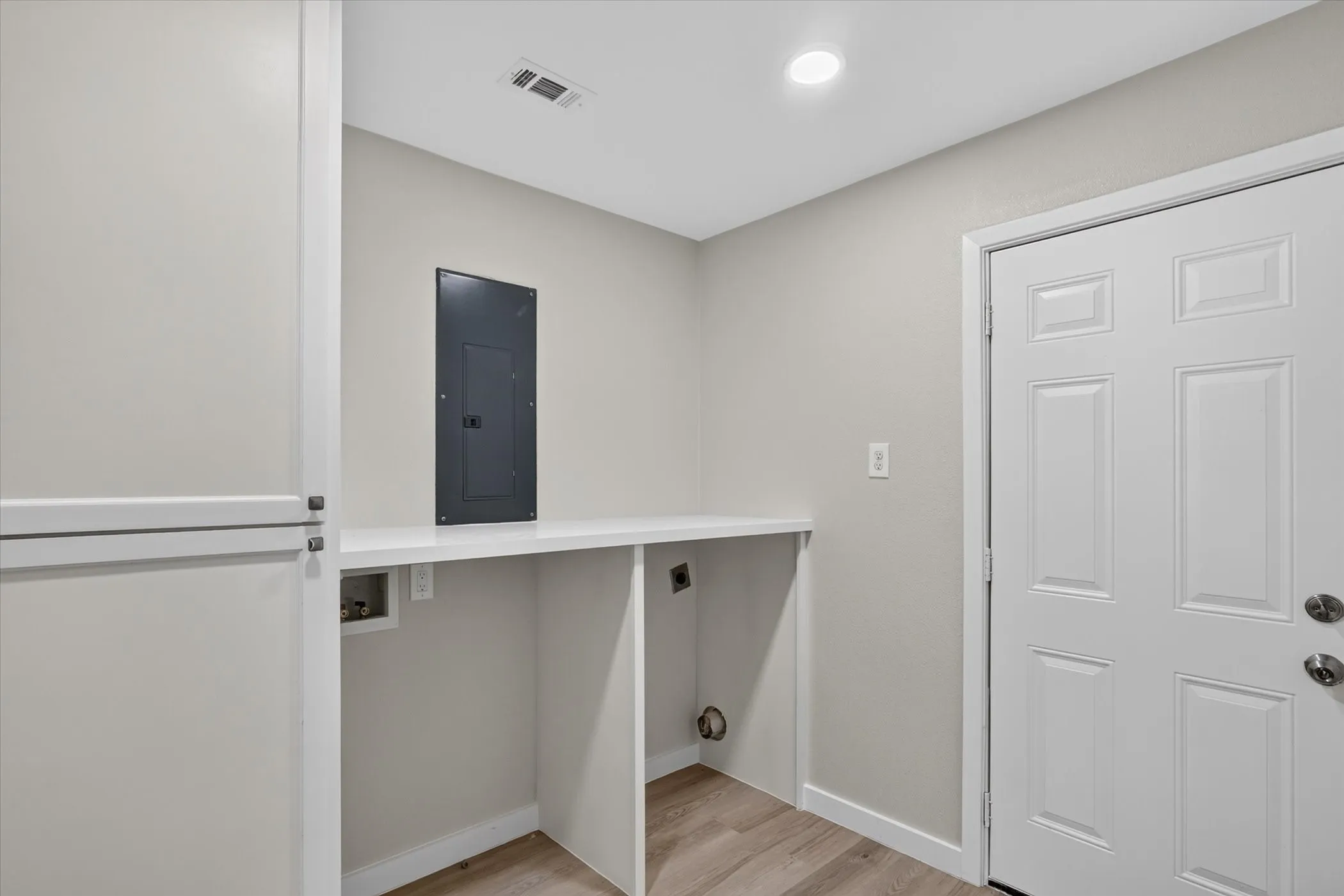 Single Family Residence For Sale in Dallas County , 14910 Marsha Drive, Balch Springs, Texas 75180, 3 Bedroom, 2 Bathroom, Garage spaces, 1,296 Sqft, built in 1966, mls#21406514, Real Estate Agent in Balch Springs, Homes For Sale in Dallas county, Homes For Sale in Balch Springs, Realtor in Balch Springs Texas, Real Estate Brokerage Independent Realty Texas, Luminita Cordes Realtor
