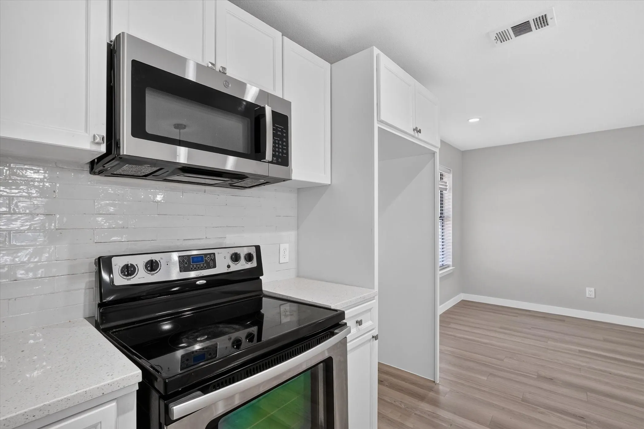 Single Family Residence For Sale in Dallas County , 14910 Marsha Drive, Balch Springs, Texas 75180, 3 Bedroom, 2 Bathroom, Garage spaces, 1,296 Sqft, built in 1966, mls#21406514, Real Estate Agent in Balch Springs, Homes For Sale in Dallas county, Homes For Sale in Balch Springs, Realtor in Balch Springs Texas, Real Estate Brokerage Independent Realty Texas, Luminita Cordes Realtor