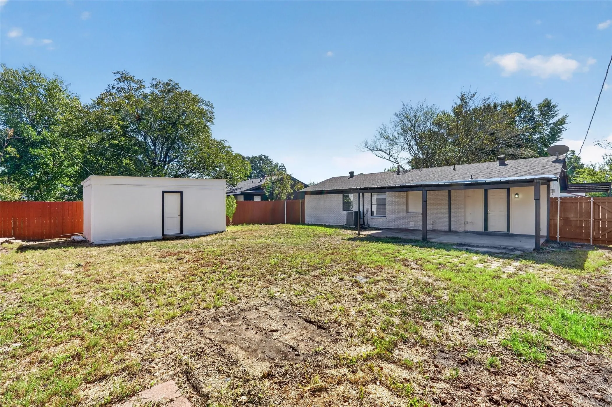 Single Family Residence For Sale in Dallas County , 14910 Marsha Drive, Balch Springs, Texas 75180, 3 Bedroom, 2 Bathroom, Garage spaces, 1,296 Sqft, built in 1966, mls#21406514, Real Estate Agent in Balch Springs, Homes For Sale in Dallas county, Homes For Sale in Balch Springs, Realtor in Balch Springs Texas, Real Estate Brokerage Independent Realty Texas, Luminita Cordes Realtor