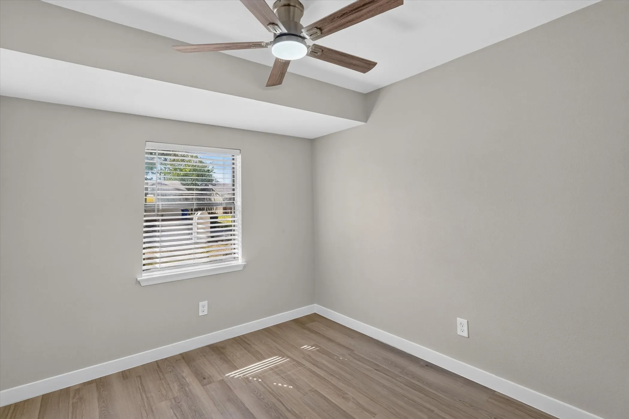 Single Family Residence For Sale in Dallas County , 14910 Marsha Drive, Balch Springs, Texas 75180, 3 Bedroom, 2 Bathroom, Garage spaces, 1,296 Sqft, built in 1966, mls#21406514, Real Estate Agent in Balch Springs, Homes For Sale in Dallas county, Homes For Sale in Balch Springs, Realtor in Balch Springs Texas, Real Estate Brokerage Independent Realty Texas, Luminita Cordes Realtor