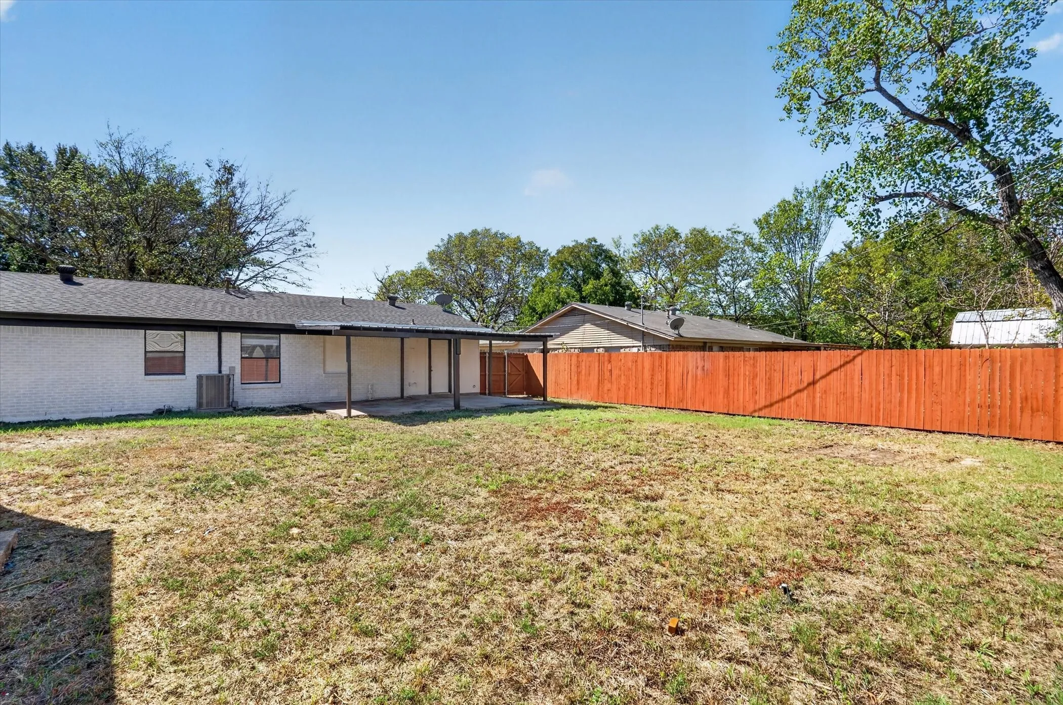 Single Family Residence For Sale in Dallas County , 14910 Marsha Drive, Balch Springs, Texas 75180, 3 Bedroom, 2 Bathroom, Garage spaces, 1,296 Sqft, built in 1966, mls#21406514, Real Estate Agent in Balch Springs, Homes For Sale in Dallas county, Homes For Sale in Balch Springs, Realtor in Balch Springs Texas, Real Estate Brokerage Independent Realty Texas, Luminita Cordes Realtor