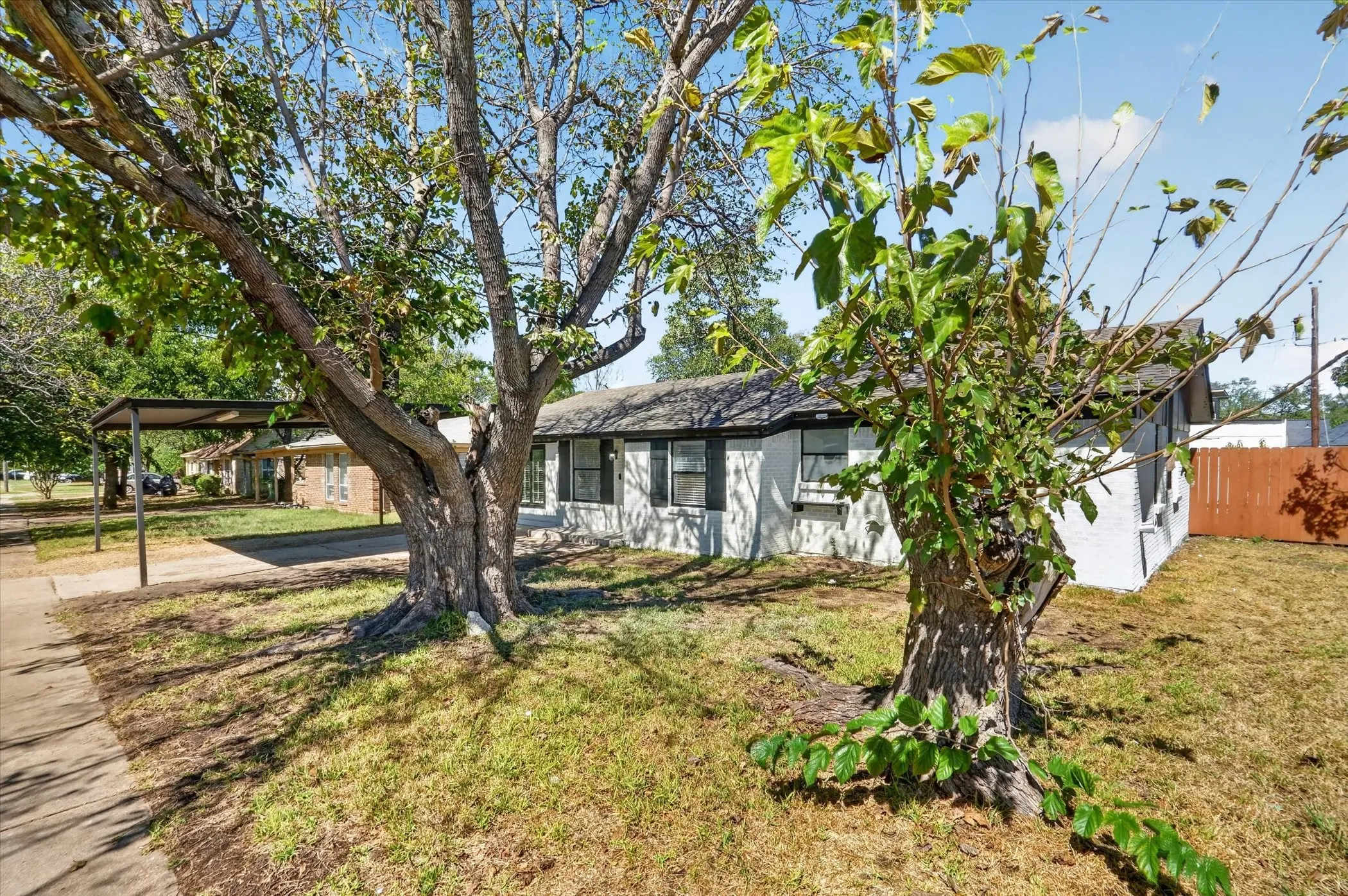 Single Family Residence For Sale in Dallas County , 14910 Marsha Drive, Balch Springs, Texas 75180, 3 Bedroom, 2 Bathroom, Garage spaces, 1,296 Sqft, built in 1966, mls#21406514, Real Estate Agent in Balch Springs, Homes For Sale in Dallas county, Homes For Sale in Balch Springs, Realtor in Balch Springs Texas, Real Estate Brokerage Independent Realty Texas, Luminita Cordes Realtor