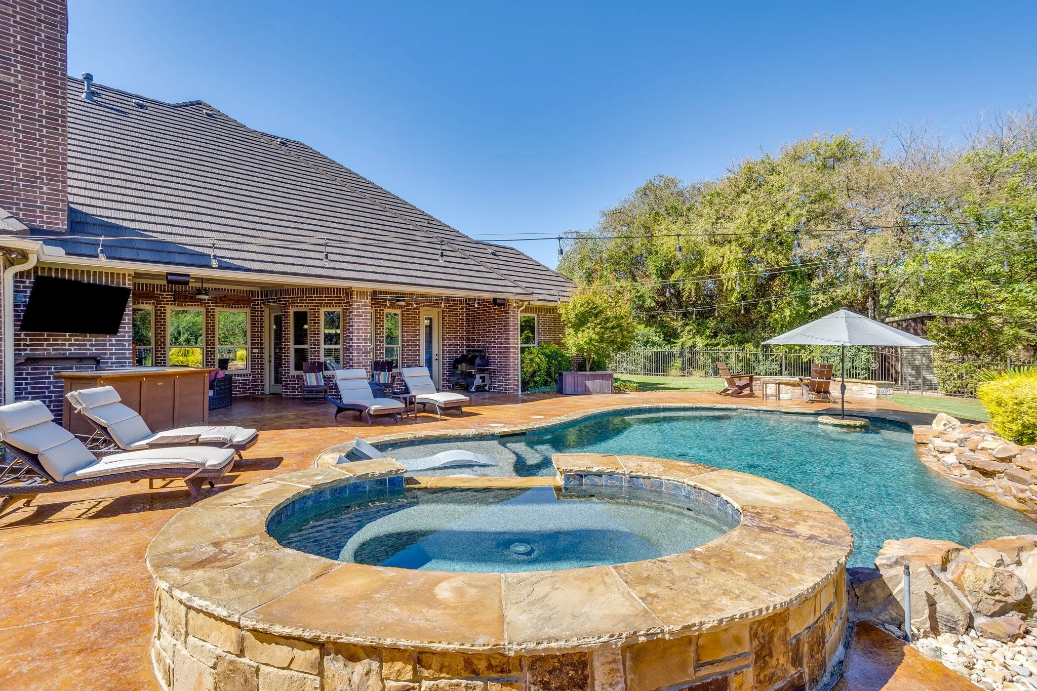 Salt water pool with auto fill from the well, Pentair IntelliTouch automation system, IntelliChem - automated chemical control system, auto acid doser to keep PH at constant safe  , a new salt cell and cordless robot cleaner.