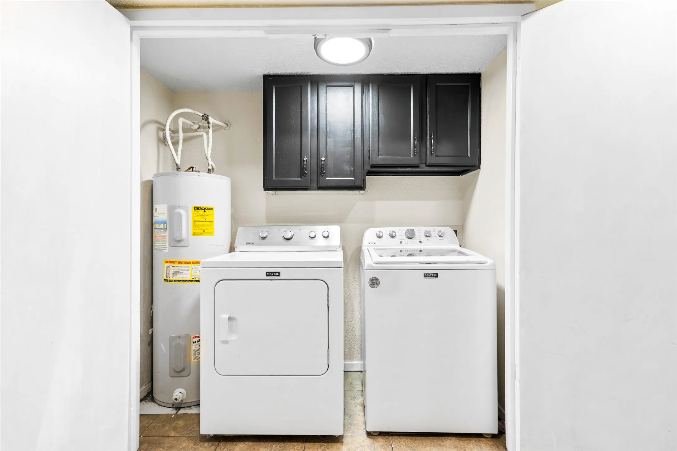 Townhouse For Rent in Tarrant County , 2804 Spring Valley Drive, Bedford, Texas 76021, 4 Bedroom, 2 Bathroom, 2 Garage spaces, 2,130 Sqft, built in 1973, mls#21406527, Real Estate Agent in Bedford, Homes For Rent in Tarrant county, Homes For Rent in Bedford, Realtor in Bedford Texas, Real Estate Brokerage Independent Realty Texas, Luminita Cordes Realtor