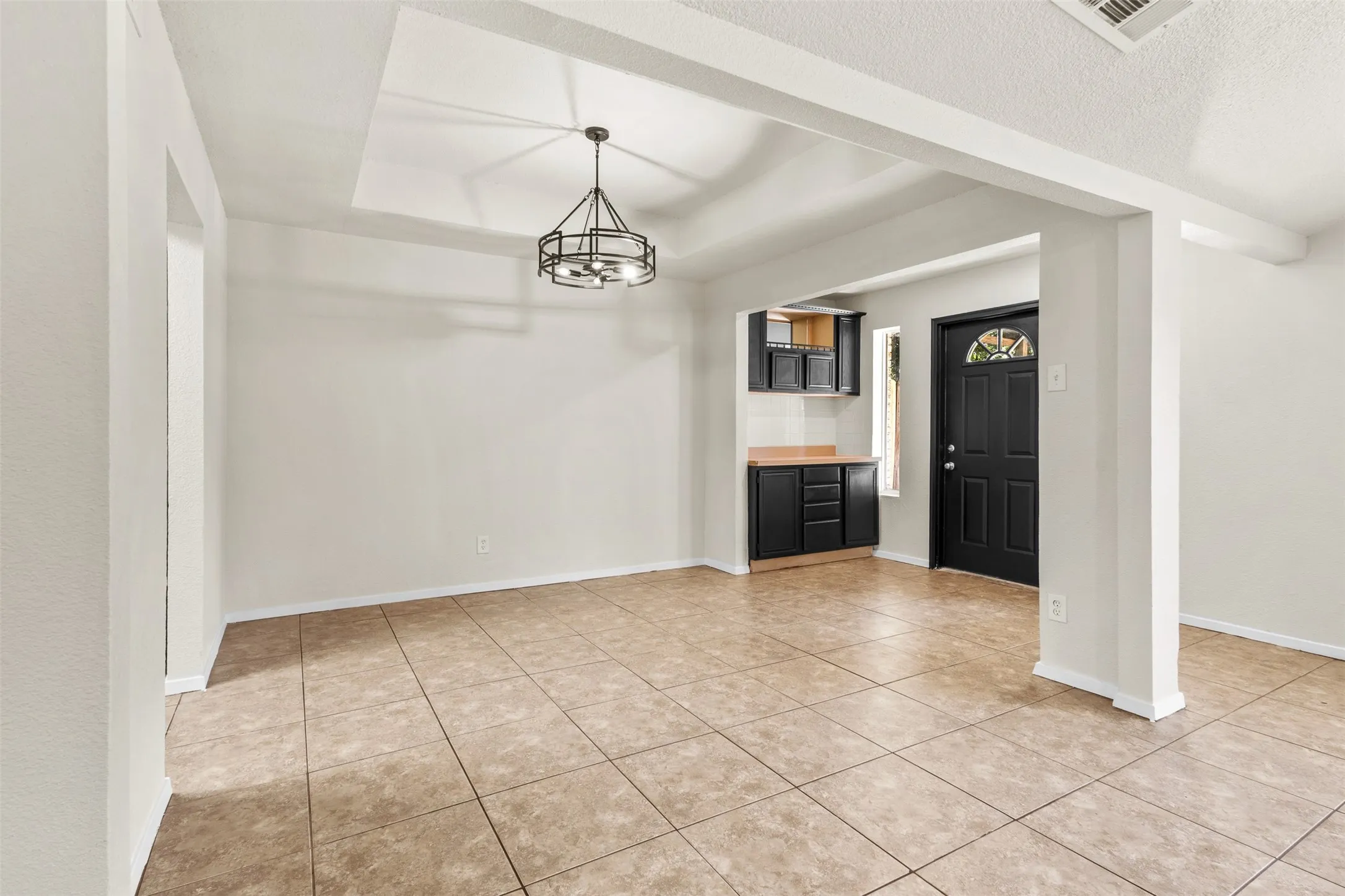 Townhouse For Rent in Tarrant County , 2804 Spring Valley Drive, Bedford, Texas 76021, 4 Bedroom, 2 Bathroom, 2 Garage spaces, 2,130 Sqft, built in 1973, mls#21406527, Real Estate Agent in Bedford, Homes For Rent in Tarrant county, Homes For Rent in Bedford, Realtor in Bedford Texas, Real Estate Brokerage Independent Realty Texas, Luminita Cordes Realtor