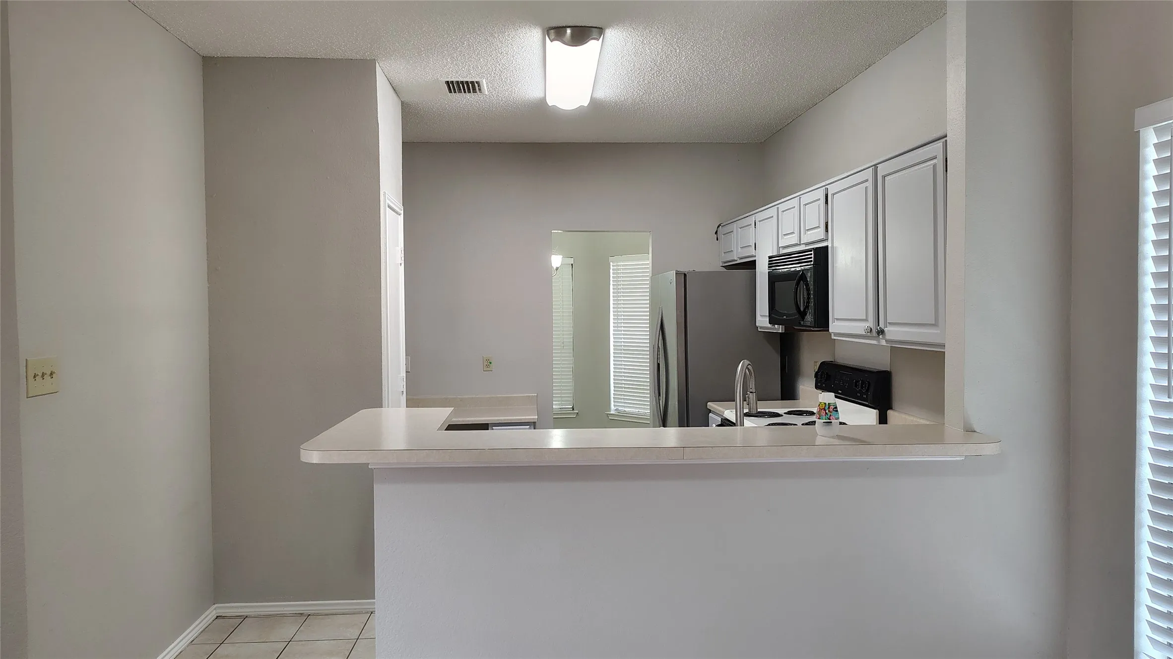 Single Family Residence For Rent in Dallas County , 5218 Turtle Cove Road, Garland, Texas 75044, 3 Bedroom, 2 Bathroom, 2 Garage spaces, 1,620 Sqft, built in 1986, mls#21394468, Real Estate Agent in Garland, Homes For Rent in Dallas county, Homes For Rent in Garland, Realtor in Garland Texas, Real Estate Brokerage Independent Realty Texas, Luminita Cordes Realtor