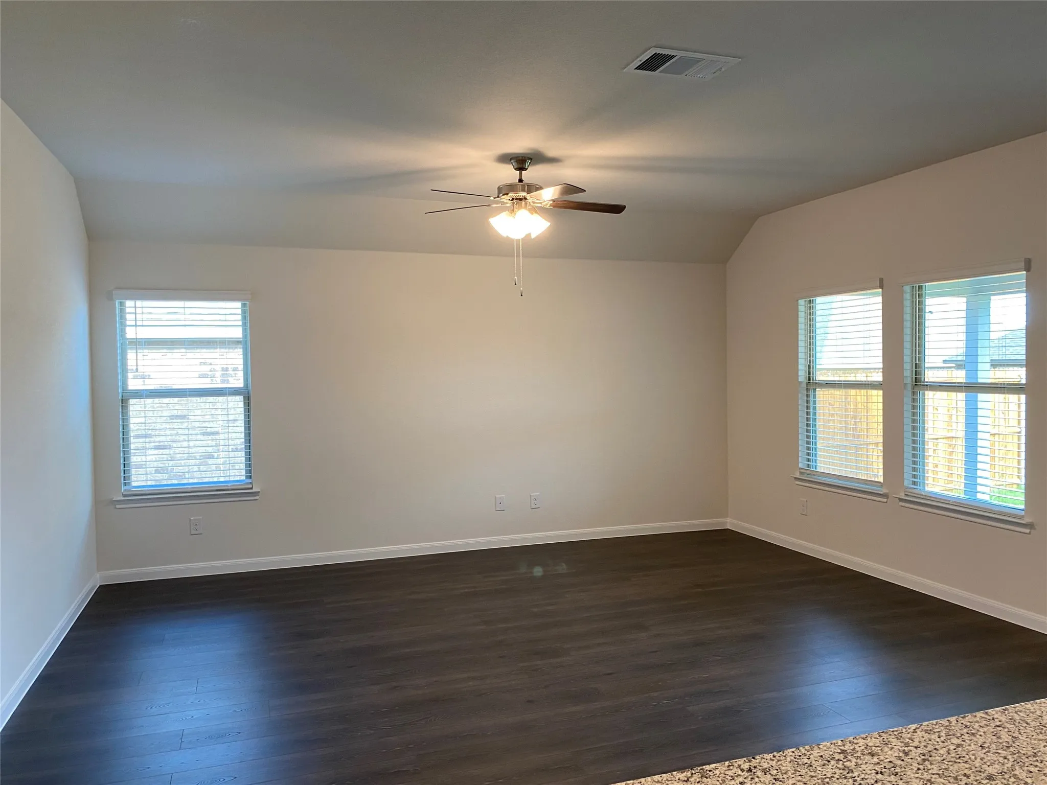 Single Family Residence For Rent in Collin County , 503 Spur Ridge, Princeton, Texas 75407, 4 Bedroom, 2 Bathroom, 2 Garage spaces, 1,798 Sqft, built in 2022, mls#21406533, Real Estate Agent in Princeton, Homes For Rent in Collin county, Homes For Rent in Princeton, Realtor in Princeton Texas, Real Estate Brokerage Independent Realty Texas, Luminita Cordes Realtor