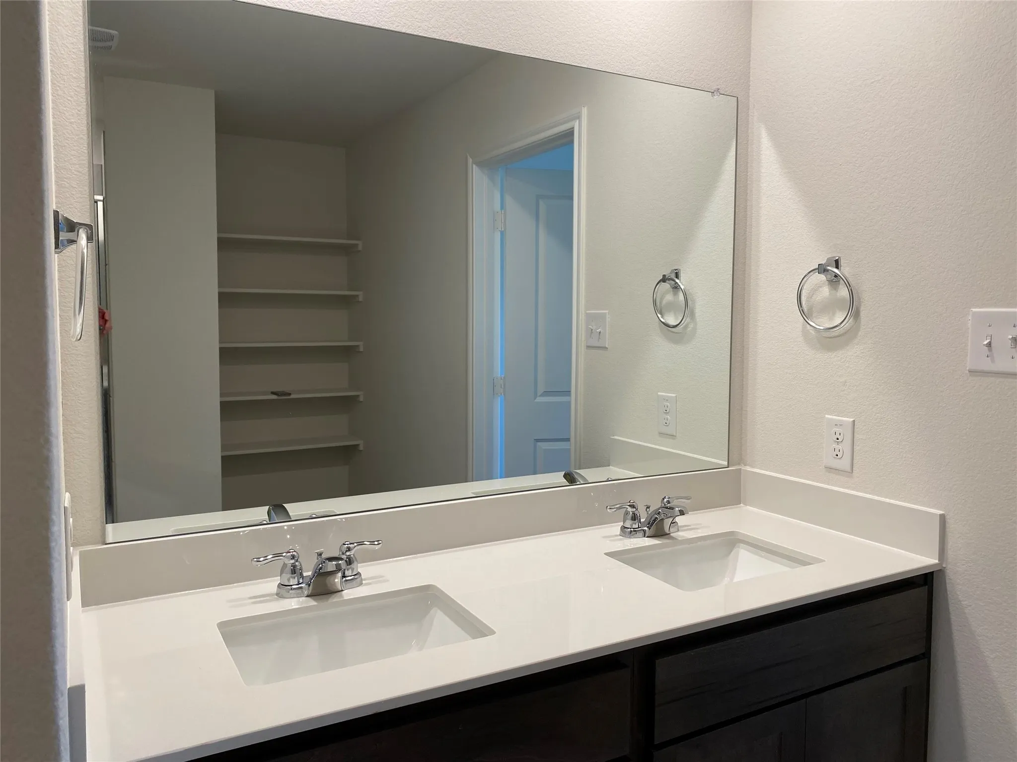 Single Family Residence For Rent in Collin County , 503 Spur Ridge, Princeton, Texas 75407, 4 Bedroom, 2 Bathroom, 2 Garage spaces, 1,798 Sqft, built in 2022, mls#21406533, Real Estate Agent in Princeton, Homes For Rent in Collin county, Homes For Rent in Princeton, Realtor in Princeton Texas, Real Estate Brokerage Independent Realty Texas, Luminita Cordes Realtor
