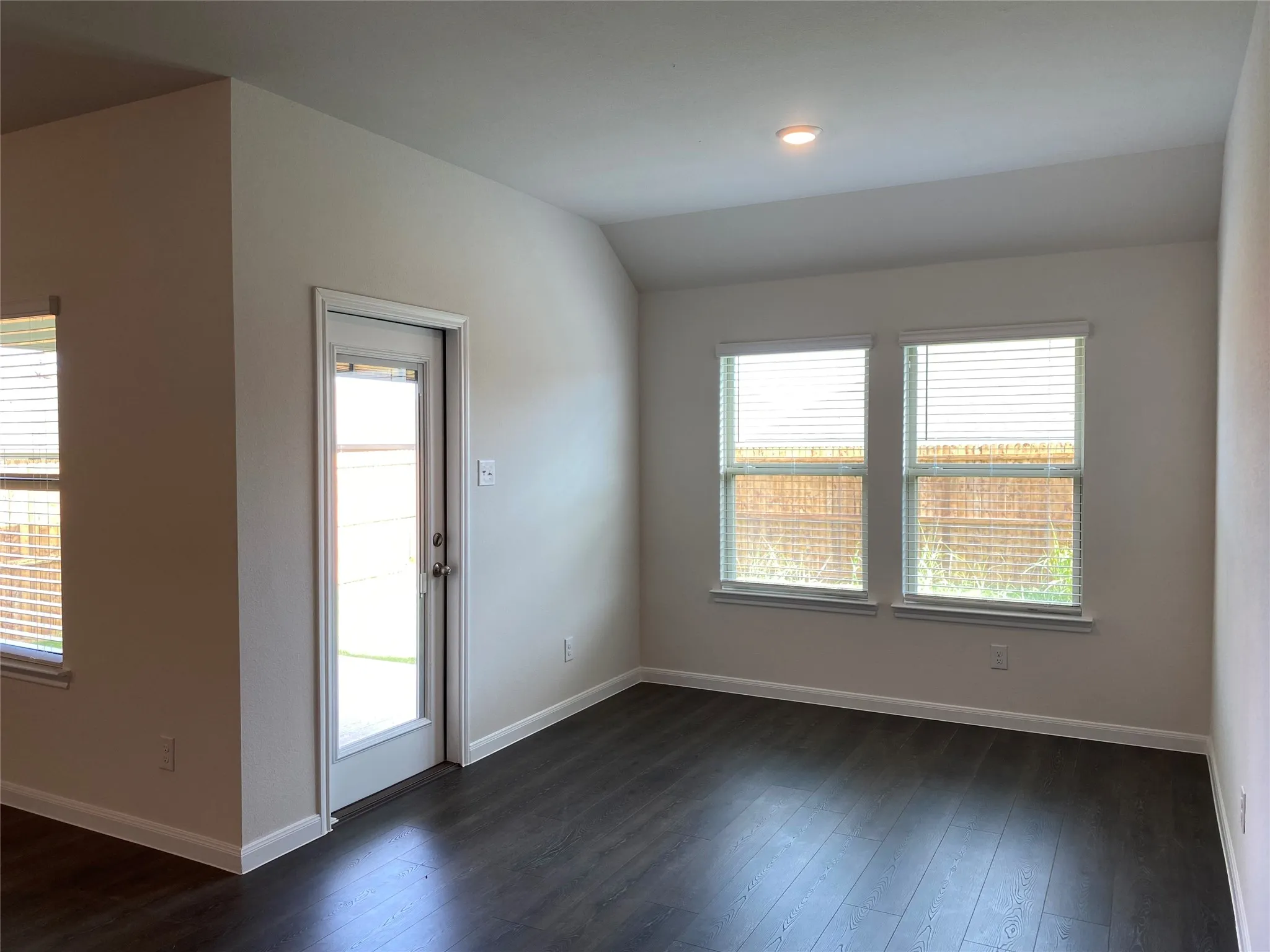 Single Family Residence For Rent in Collin County , 503 Spur Ridge, Princeton, Texas 75407, 4 Bedroom, 2 Bathroom, 2 Garage spaces, 1,798 Sqft, built in 2022, mls#21406533, Real Estate Agent in Princeton, Homes For Rent in Collin county, Homes For Rent in Princeton, Realtor in Princeton Texas, Real Estate Brokerage Independent Realty Texas, Luminita Cordes Realtor