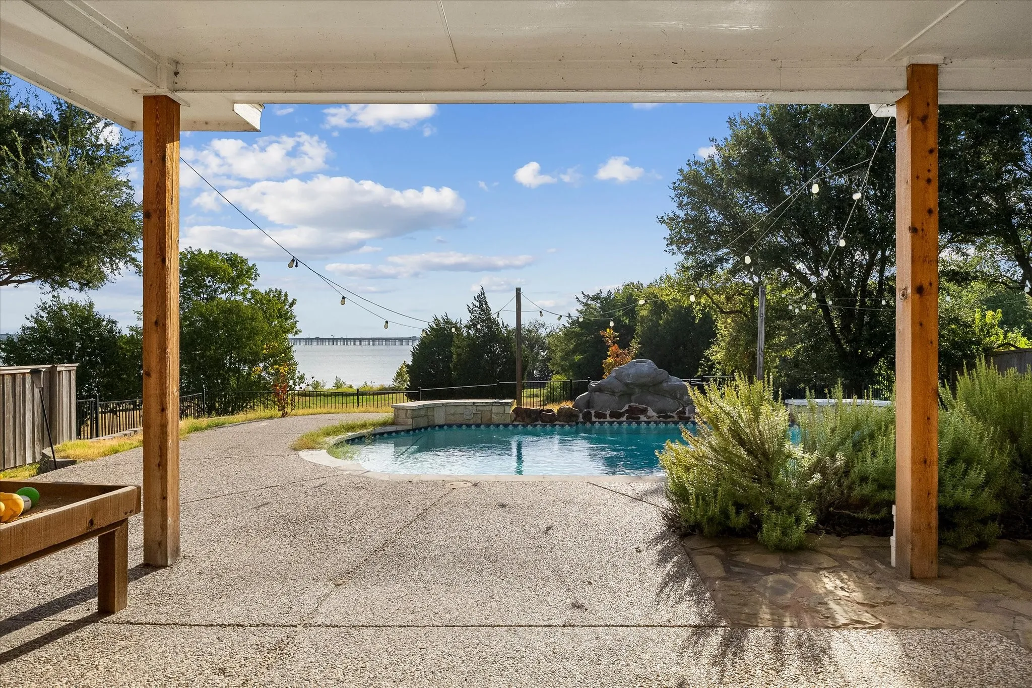 Single Family Residence For Rent in Dallas County , 4102 Stone Haven Drive, Garland, Texas 75043, 4 Bedroom, 3 Bathroom, 2 Garage spaces, 3,156 Sqft, built in 2003, mls#21406523, Real Estate Agent in Garland, Homes For Rent in Dallas county, Homes For Rent in Garland, Realtor in Garland Texas, Real Estate Brokerage Independent Realty Texas, Luminita Cordes Realtor