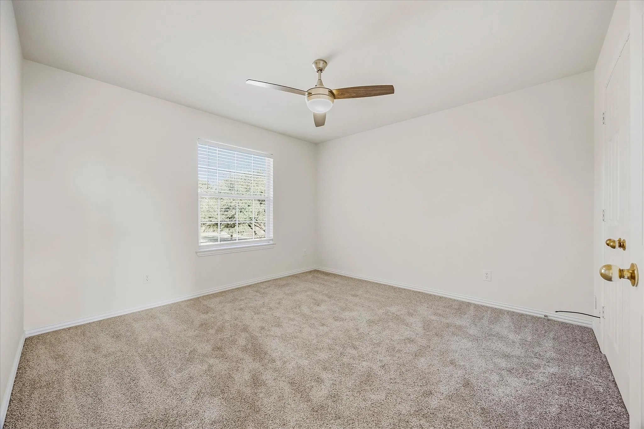 Single Family Residence For Rent in Dallas County , 4102 Stone Haven Drive, Garland, Texas 75043, 4 Bedroom, 3 Bathroom, 2 Garage spaces, 3,156 Sqft, built in 2003, mls#21406523, Real Estate Agent in Garland, Homes For Rent in Dallas county, Homes For Rent in Garland, Realtor in Garland Texas, Real Estate Brokerage Independent Realty Texas, Luminita Cordes Realtor