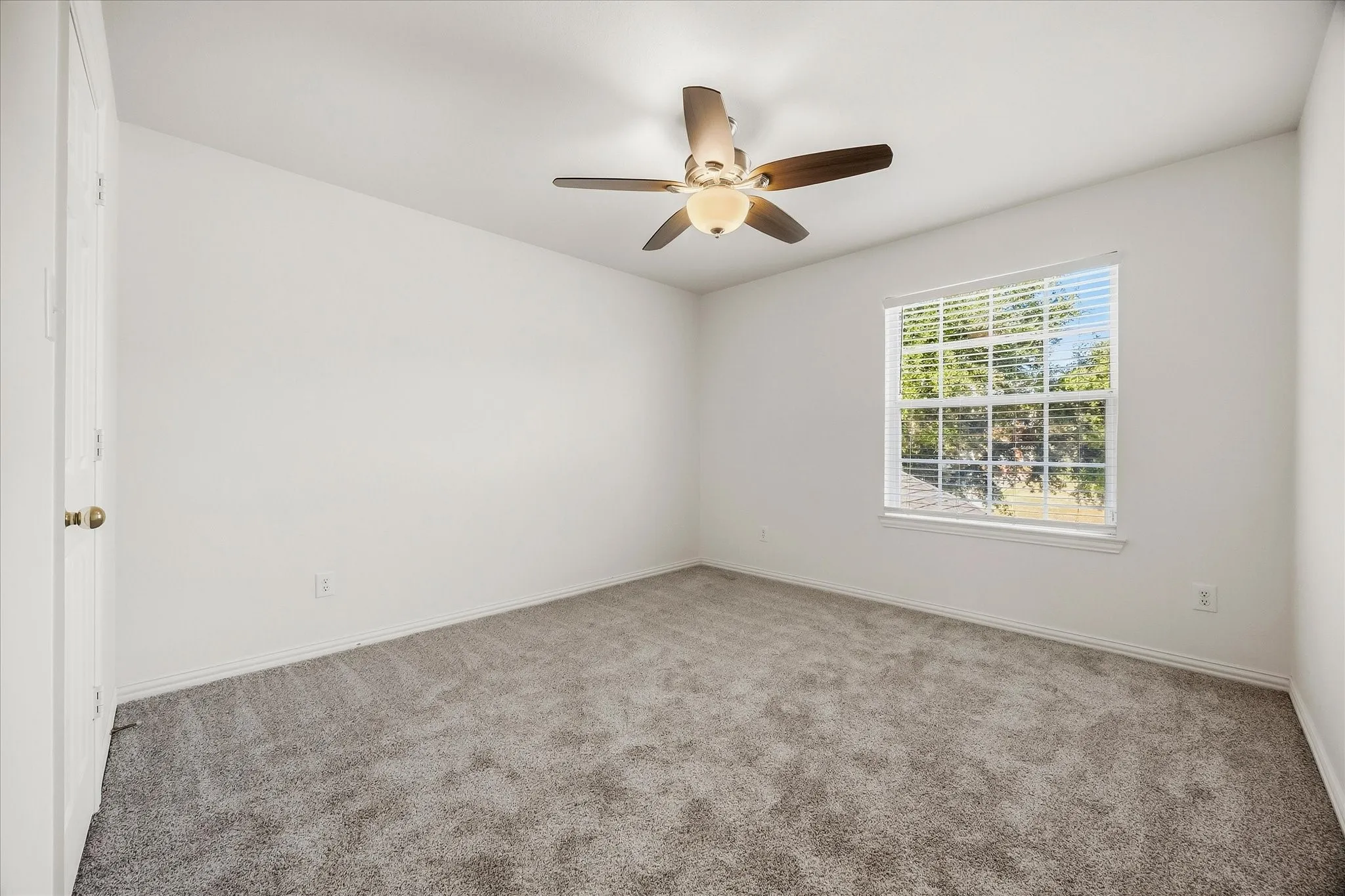 Single Family Residence For Rent in Dallas County , 4102 Stone Haven Drive, Garland, Texas 75043, 4 Bedroom, 3 Bathroom, 2 Garage spaces, 3,156 Sqft, built in 2003, mls#21406523, Real Estate Agent in Garland, Homes For Rent in Dallas county, Homes For Rent in Garland, Realtor in Garland Texas, Real Estate Brokerage Independent Realty Texas, Luminita Cordes Realtor