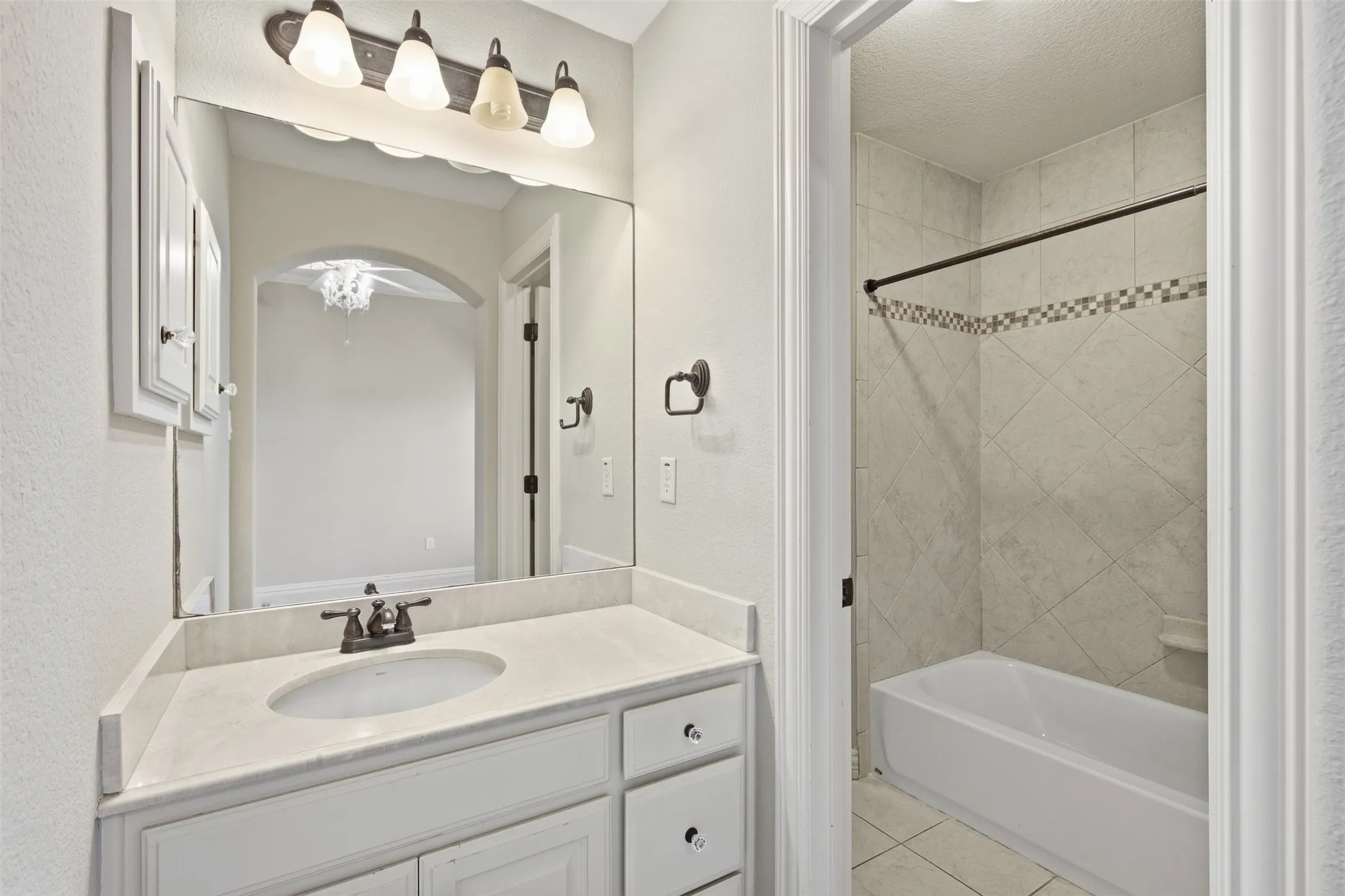 Single Family Residence For Sale in Denton County , 4012 Glenhurst Lane, Frisco, Texas 75033, 5 Bedroom, 6 Bathroom, 3 Garage spaces, 4,777 Sqft, built in 2009, mls#21402806, Real Estate Agent in Frisco, Homes For Sale in Denton county, Homes For Sale in Frisco, Realtor in Frisco Texas, Real Estate Brokerage Independent Realty Texas, Luminita Cordes Realtor