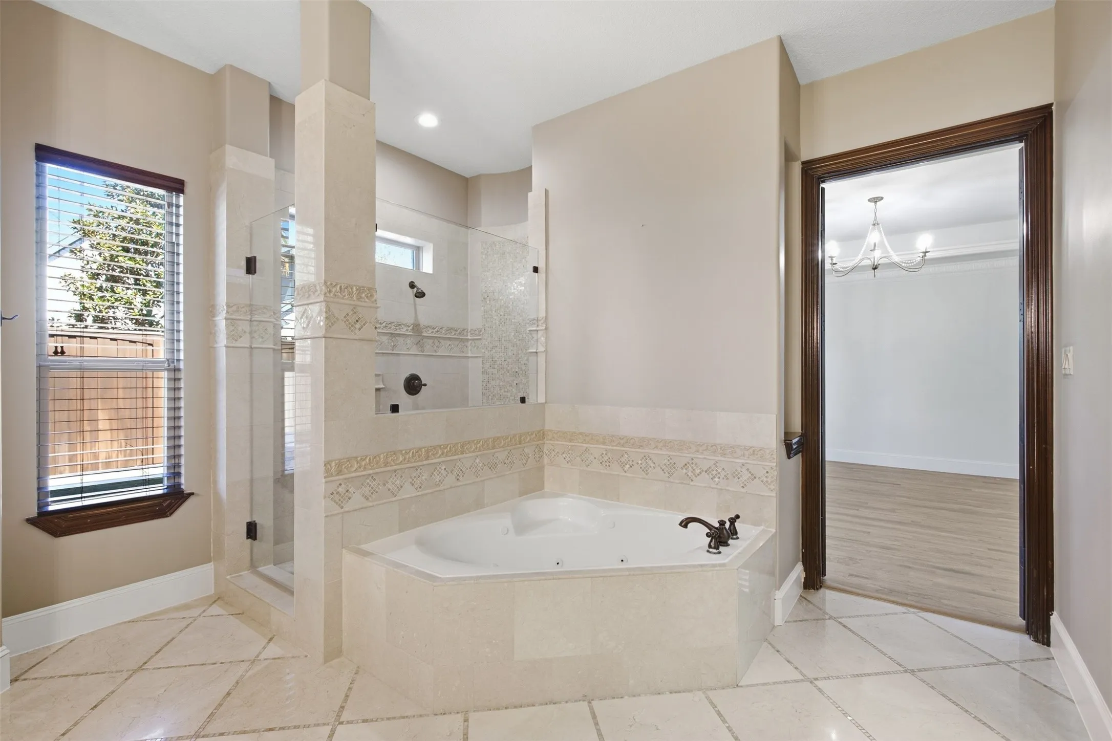 Single Family Residence For Sale in Denton County , 4012 Glenhurst Lane, Frisco, Texas 75033, 5 Bedroom, 6 Bathroom, 3 Garage spaces, 4,777 Sqft, built in 2009, mls#21402806, Real Estate Agent in Frisco, Homes For Sale in Denton county, Homes For Sale in Frisco, Realtor in Frisco Texas, Real Estate Brokerage Independent Realty Texas, Luminita Cordes Realtor