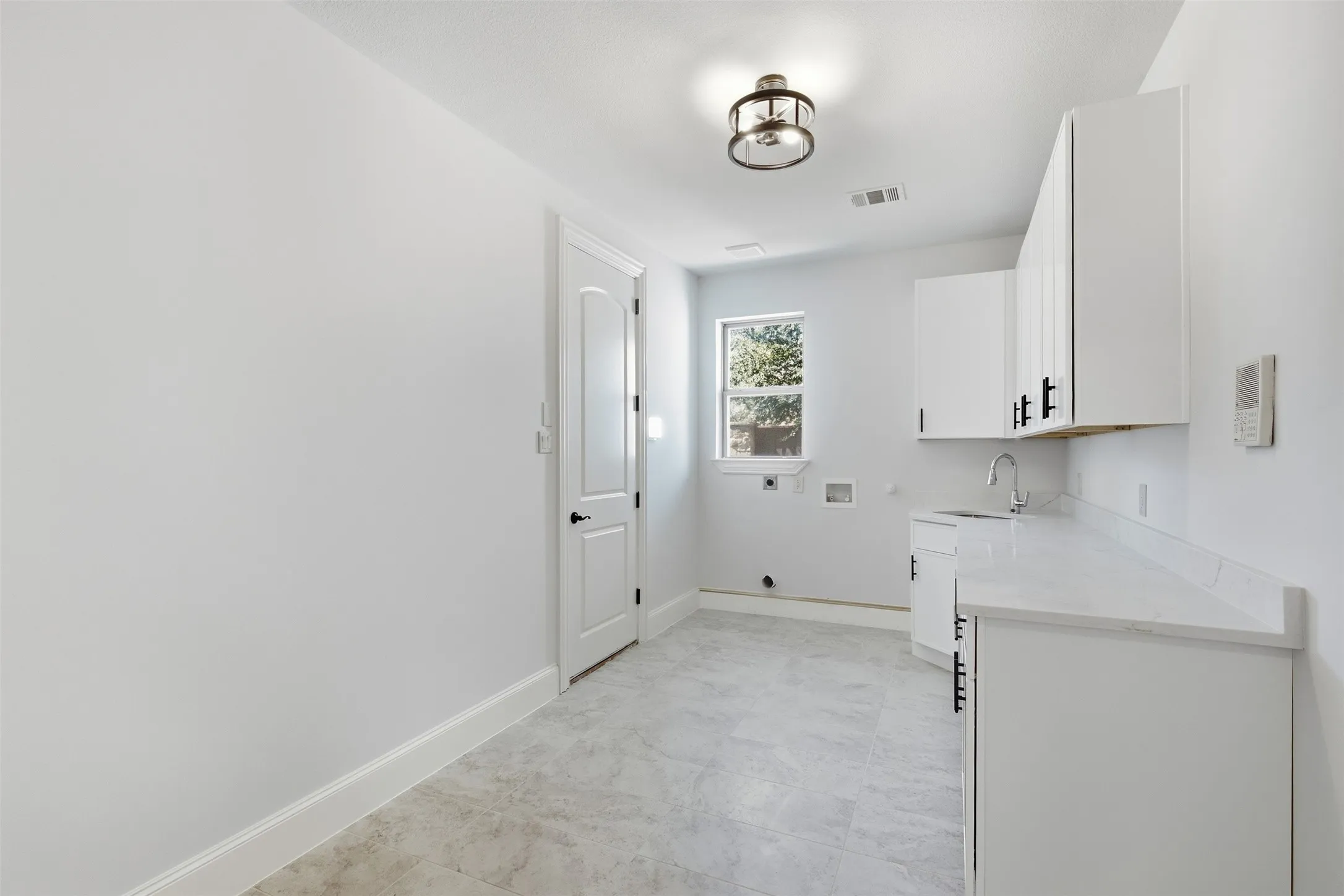 Single Family Residence For Sale in Denton County , 4012 Glenhurst Lane, Frisco, Texas 75033, 5 Bedroom, 6 Bathroom, 3 Garage spaces, 4,777 Sqft, built in 2009, mls#21402806, Real Estate Agent in Frisco, Homes For Sale in Denton county, Homes For Sale in Frisco, Realtor in Frisco Texas, Real Estate Brokerage Independent Realty Texas, Luminita Cordes Realtor